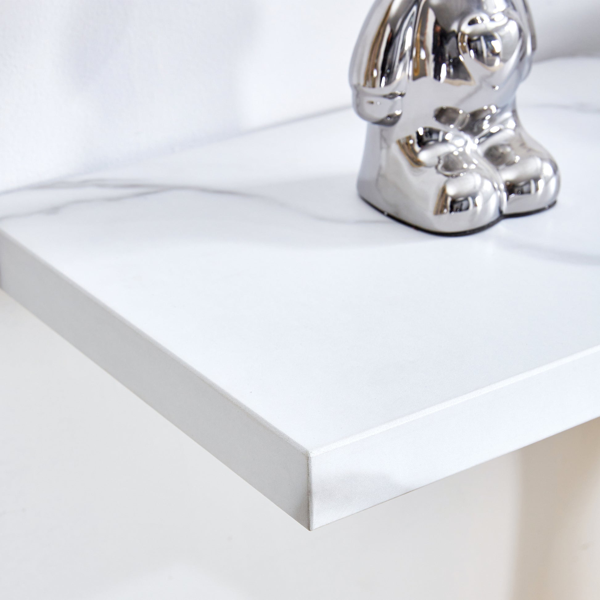 A Modern Minimalist Style Foyer Table With White Tabletop, Gold Bracket, And Bottom Plate, Enhancing The Beauty And Artistic Atmosphere Of The Home, Suitable For The Foyer Fxg White Gold Mdf
