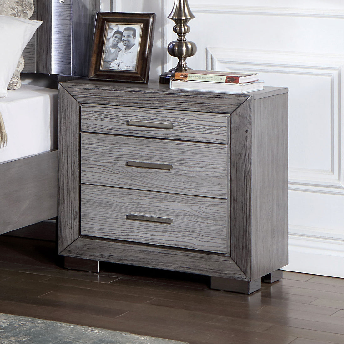 Gray Color Nightstand Bedroom 1Pc Nightstand Solid Wood Bar Handles 3 Drawers Bedside Table Metal Bracket Legs Usb Ports Gray Gray 3 Drawers Bedroom Bedside Cabinet Classic,Contemporary,Modern Rubberwood Usb Port Solid Wood