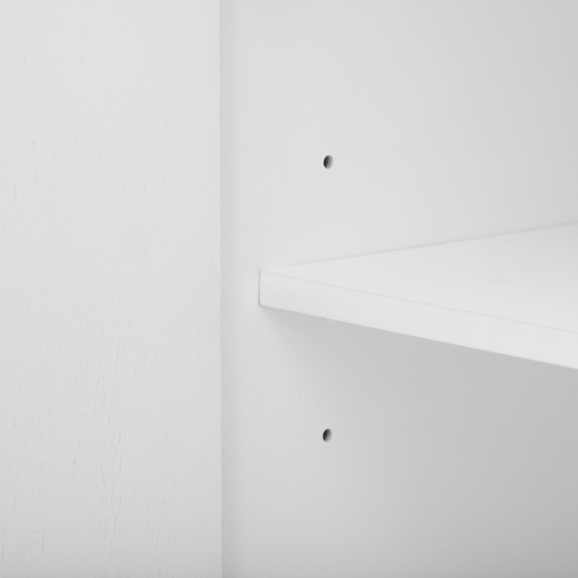 Light Luxury Designed Cabinet With Unique Support Legs And Adjustable Shelves, Suitable For Living Rooms, Corridors, And Study Rooms. White Mdf