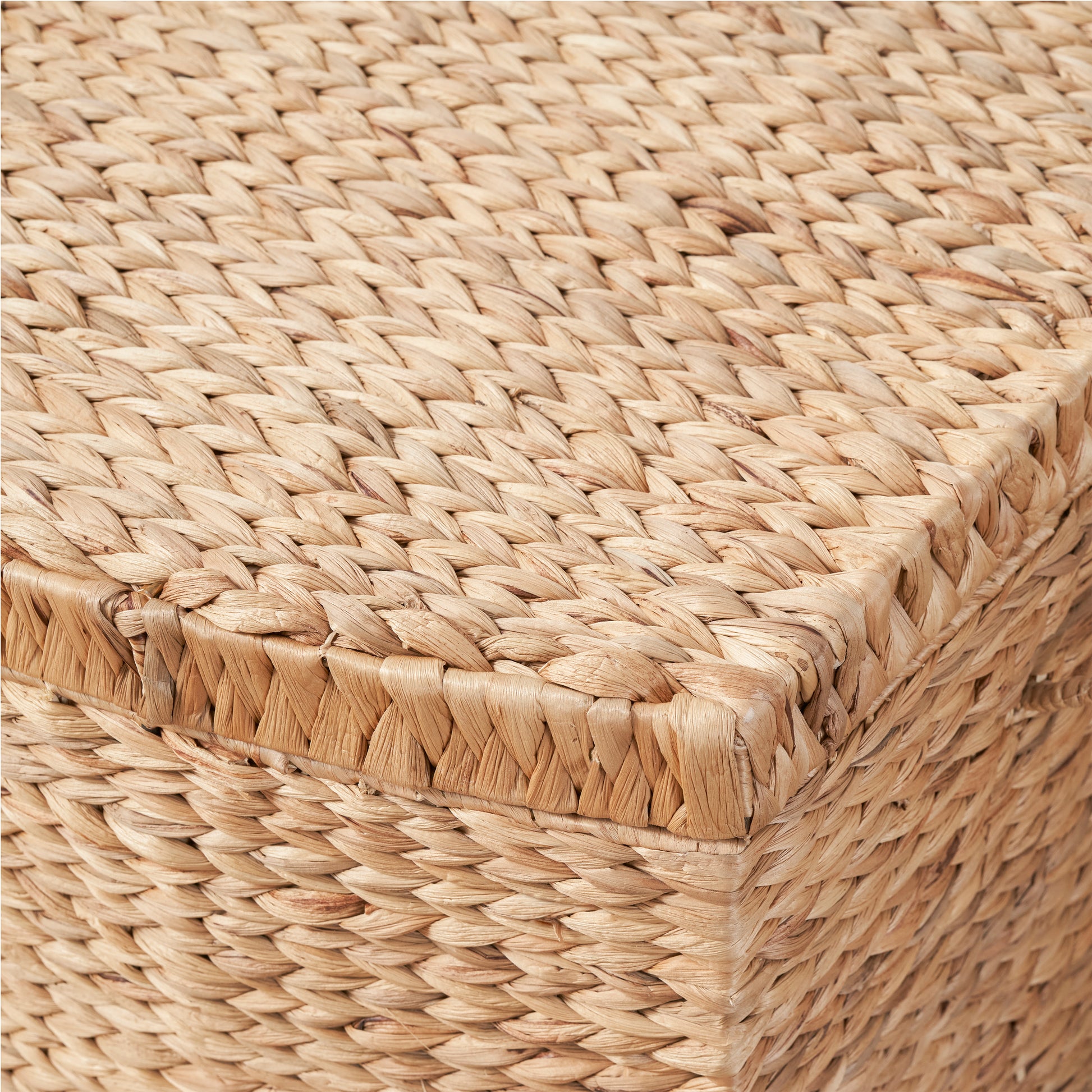 Rectangular Curve Water Hyacinth Woven Wicker Trunk With Handles 26" X 19" X 14" Natural Brown For Clothes, Toys, Magazines And Book Storage Natural & Light Brown Wicker Water Hyacinth