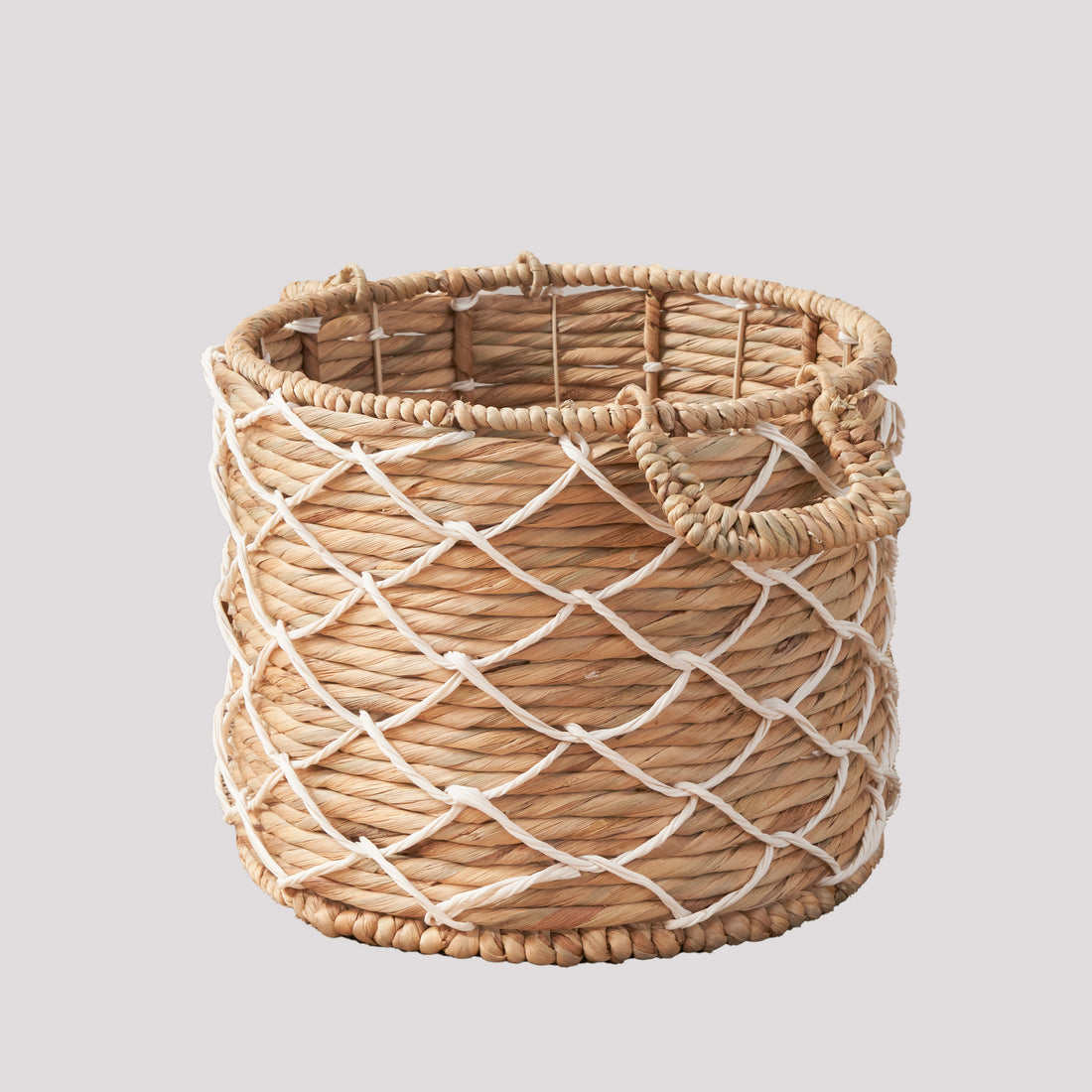 Round Water Hyacinth Woven Basket With Handles 18" X 18" X 15" Natural Brown For Clothes, Towels, Canvas, Toys And Magazine Storage And Home Decoration Brown White Wicker Water Hyacinth