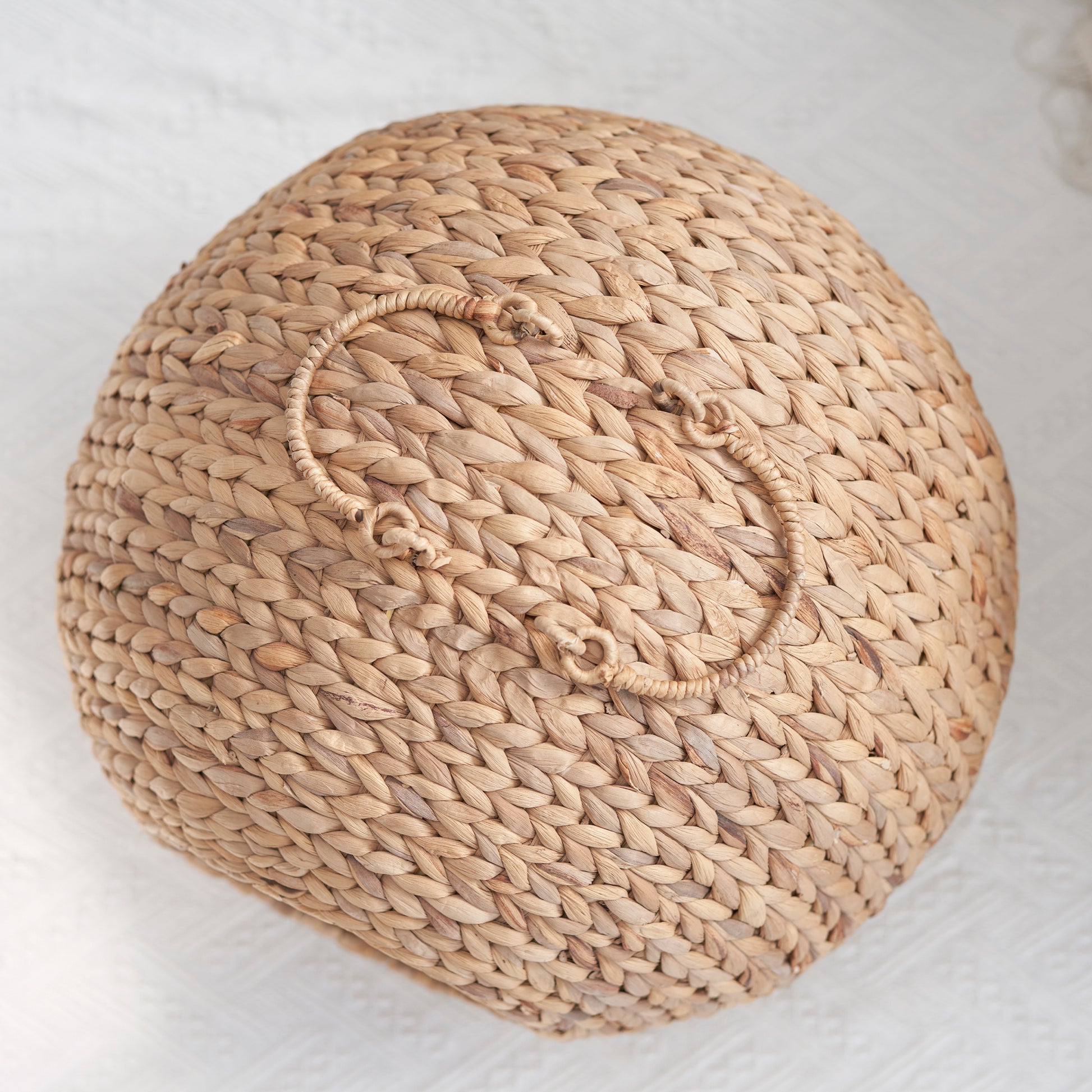 Gertrude Water Hyacinth Woven Wicker Round Cat Bed Cave With Handles 18" X 18" X 18" For Any Size Cat Breeds, Chihuahua And Use With Cat Tower Light Brown Wicker Water Hyacinth