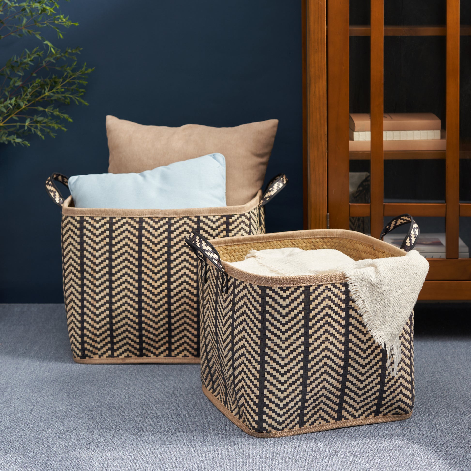 Square Palm Leaf Woven Wicker Storage Basket With Handles Set Of 2 14" X 14" X 15" And 16" X 16" X 17" Black And Brown For Clothes, Books Storage, Picnic And Home Decoration Brown Black Wicker Wicker