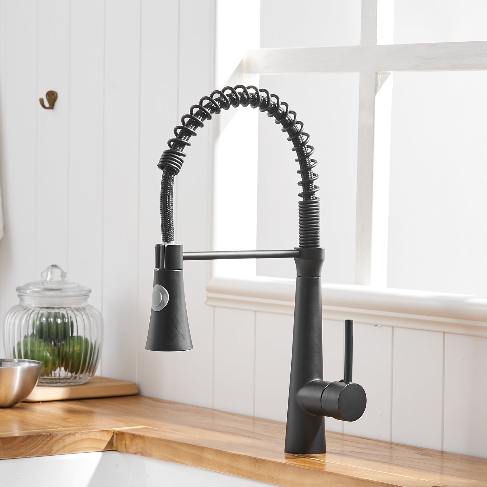 Commercial Black Kitchen Faucet With Pull Down Sprayer, Single Handle Single Lever Kitchen Sink Faucet Black Kitchen Contemporary Ceramic Brass