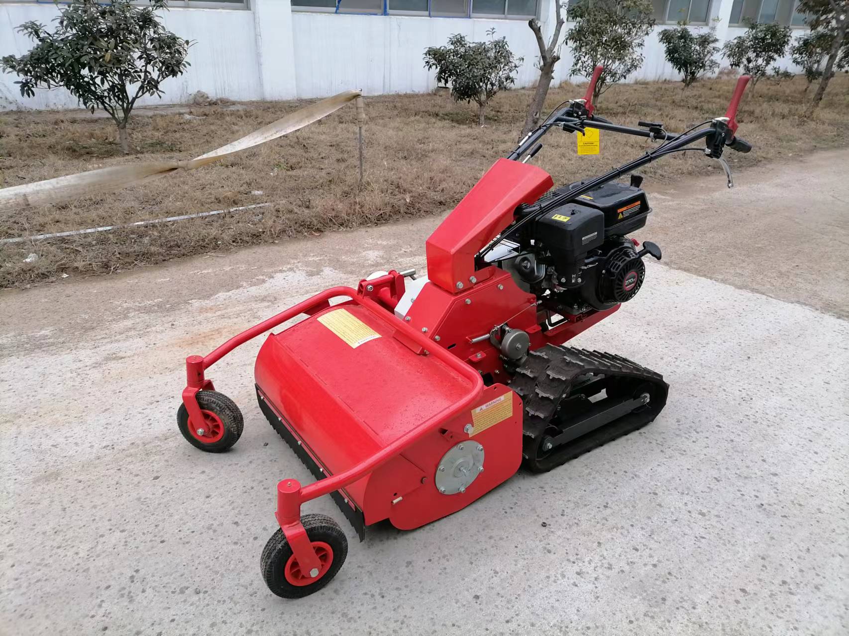 Professional Commercial Rotary Lawn Mower For High And Thick Grass Red Iron