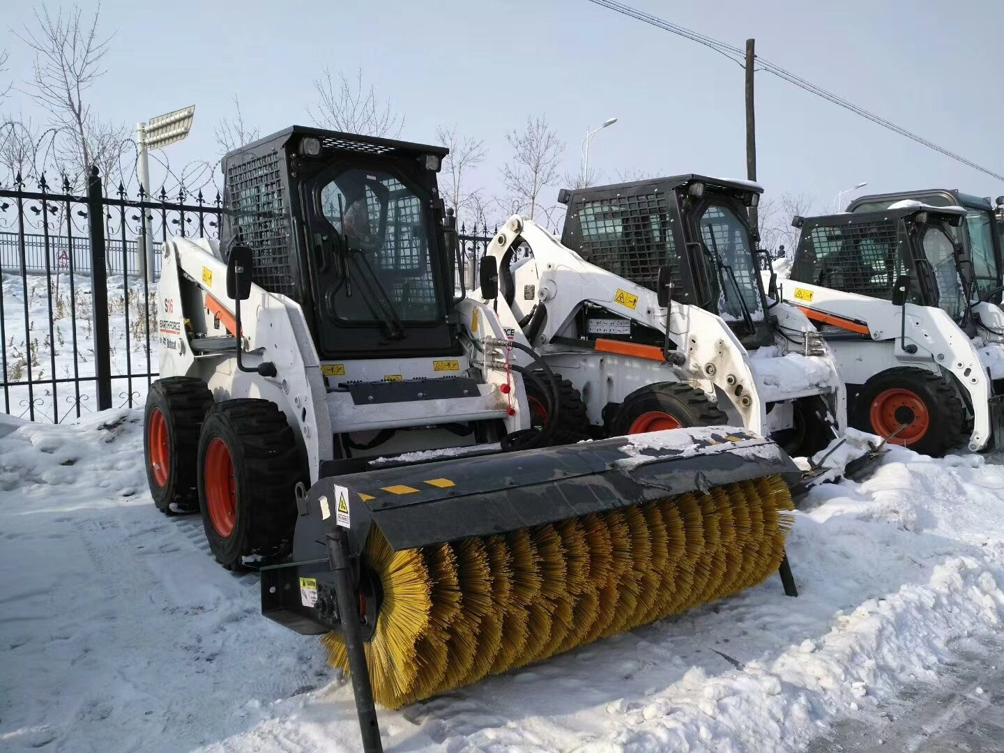 72 Skid Steer Hydraulic Rotary Angle Broom Sweeper Black Iron