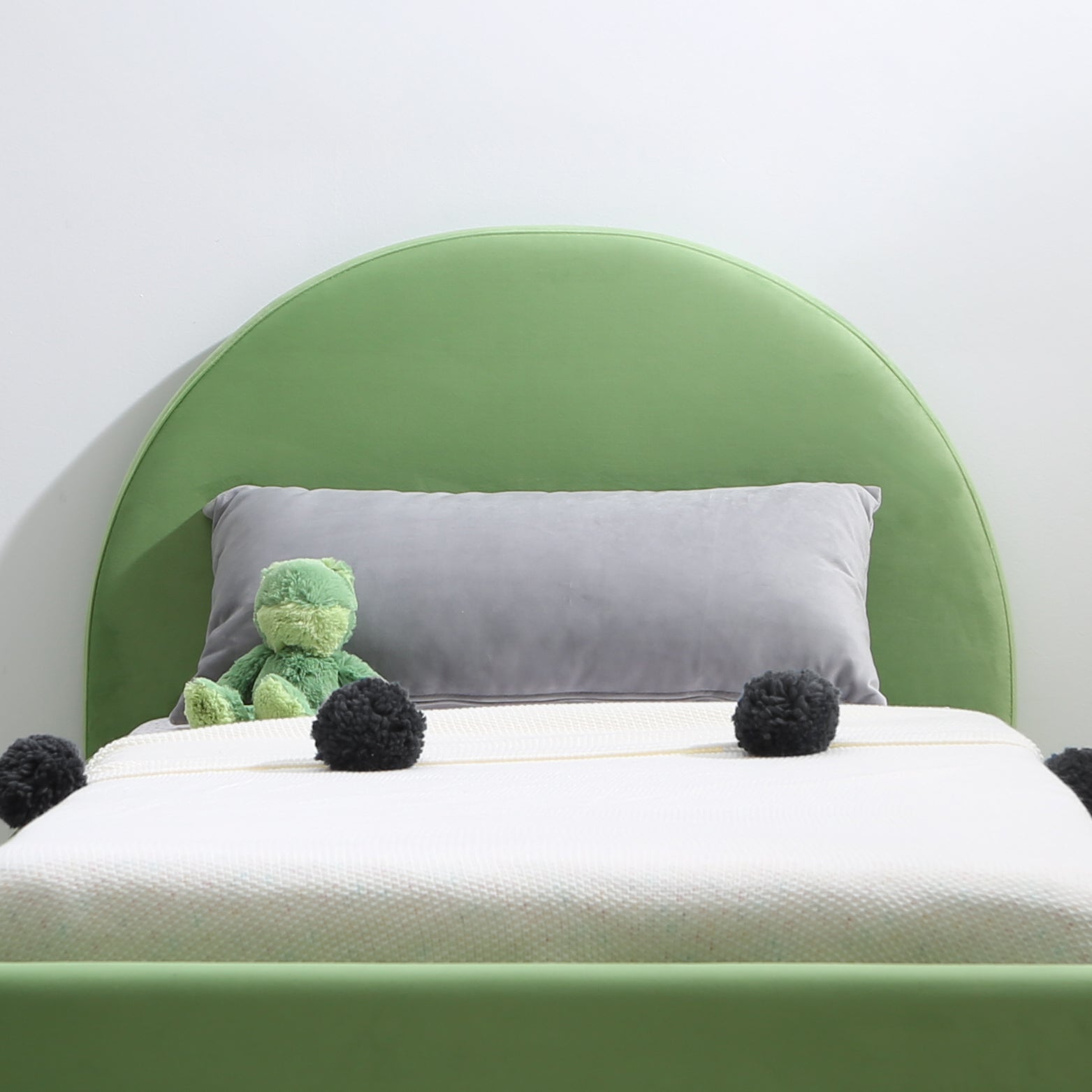 Uma Toddler Bed In Cr Green Green Fabric