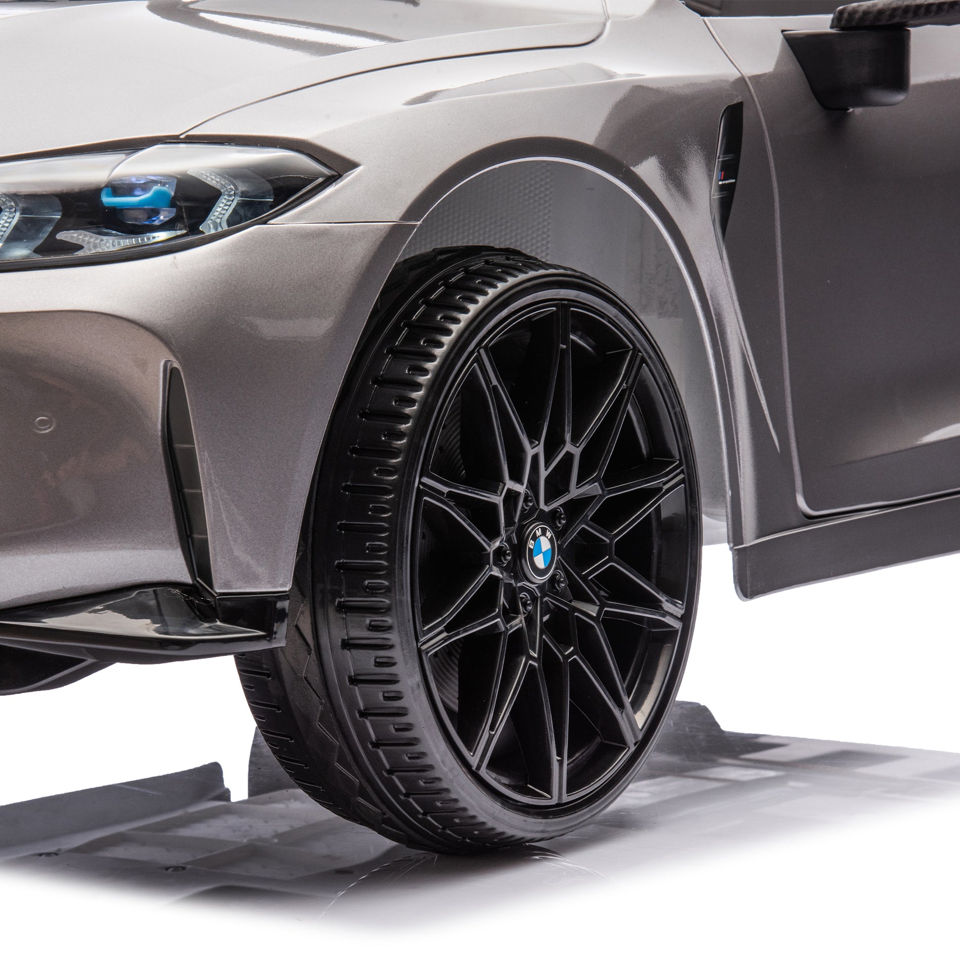 Bmw M4 12V Kids Ride On Painting Toy Car 2.4G W Parents Remote Control,Three Speed Adjustable,Power Display, Usb,Mp3 ,Bluetooth,Led Light,Story,A Handle With Wheels And A Pull, Easy To Carry Silver Polypropylene