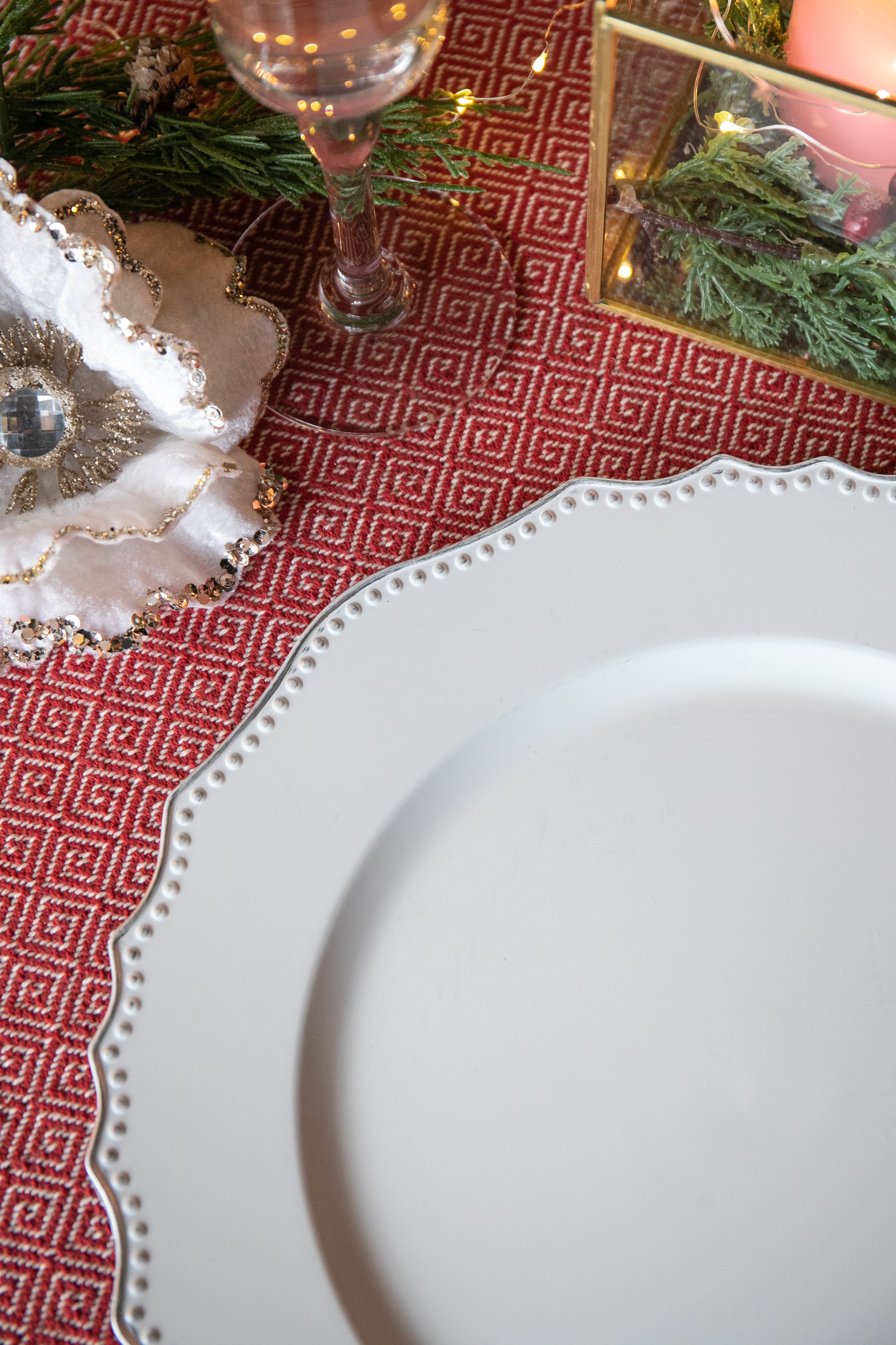 8 Pack Plastic Charger Plate, D13" White Polypropylene