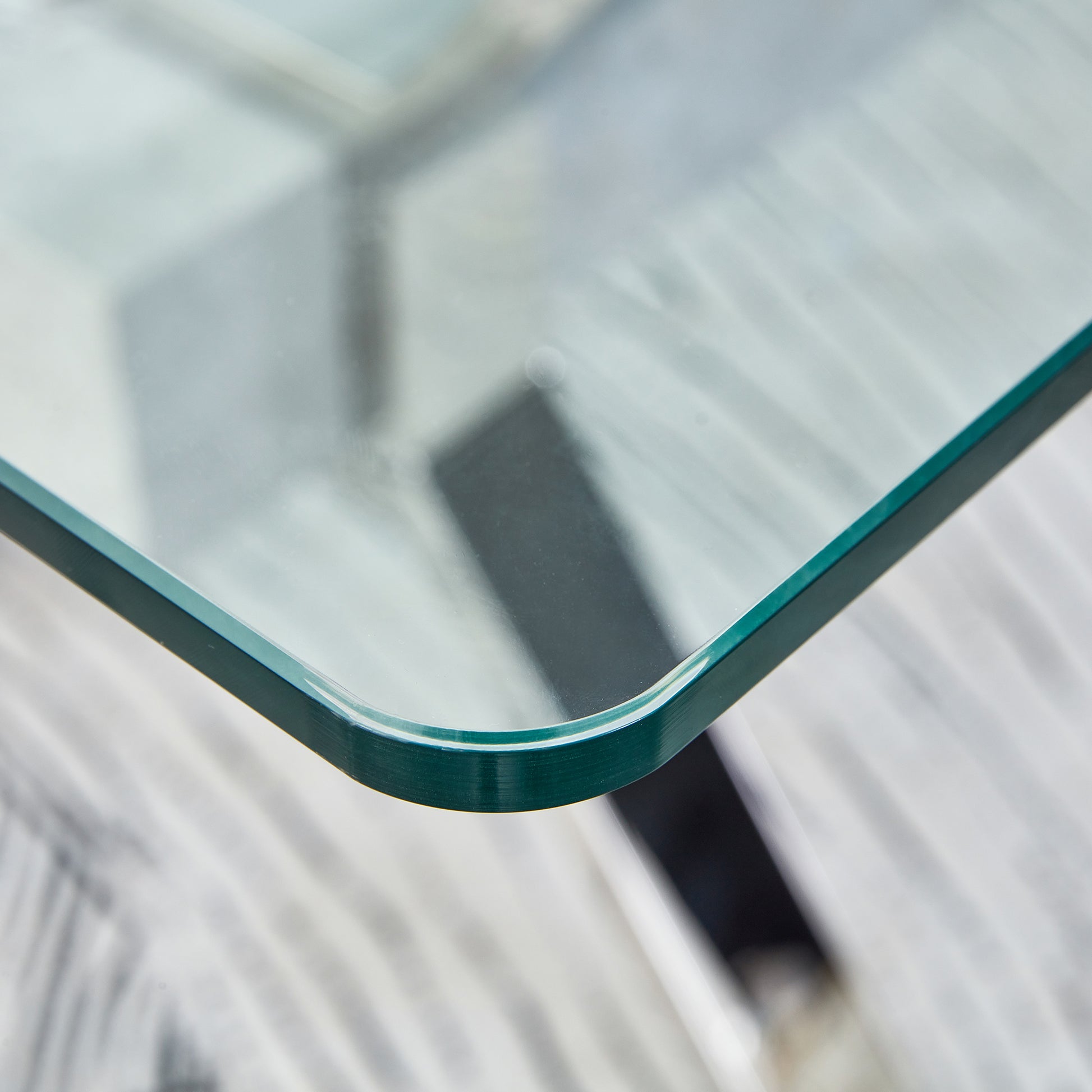 Dining Table. Modern Tempered Glass Dining Table. Large Modern Office Desk With Silver Plated Metal Legs And Mdf Crossbars, Suitable For Both Home And Office Use. Kitchen. 71 ''X35.4''X30 '' 1105 Transparent Glass