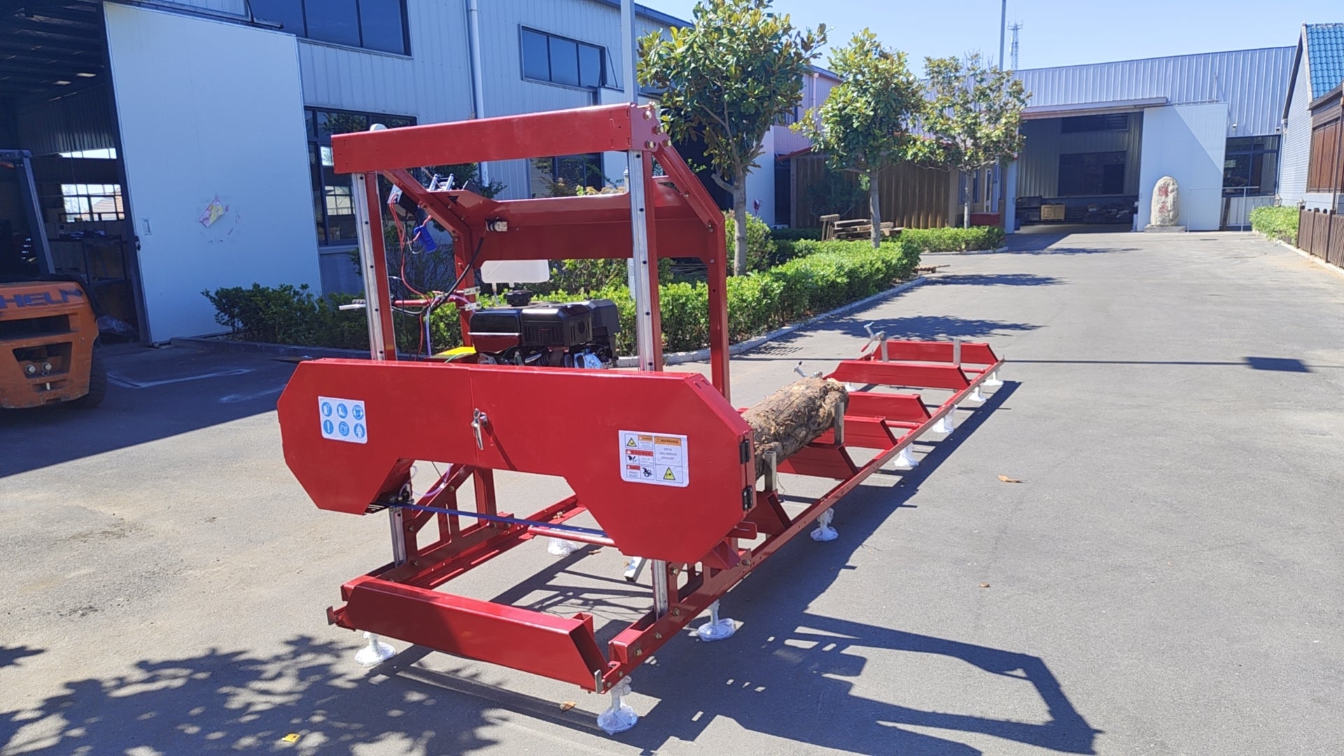 32" Portable Sawmill 15Hp 420Cc Rato Gas Engines With E Start Band Saw Red Iron