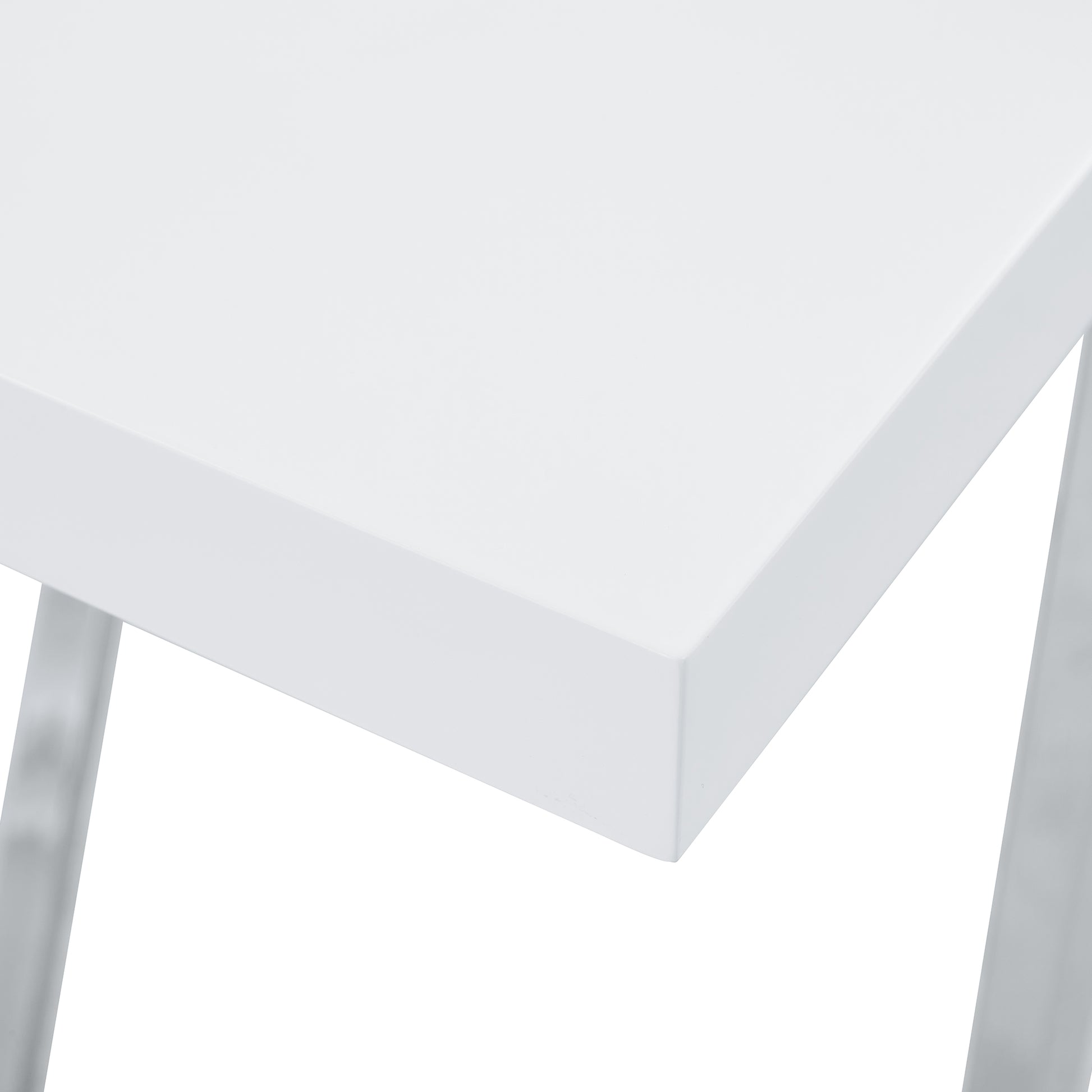 Table And Chair Set.71"X39.3" White Mdf Painting Dining Table Set With 6 White Pu Chairs.Showcasing A Modern And Stylish Look.Suitable For Dining Room.Mdf Painting,Iron Pipe Plating,Pu Chiairs.