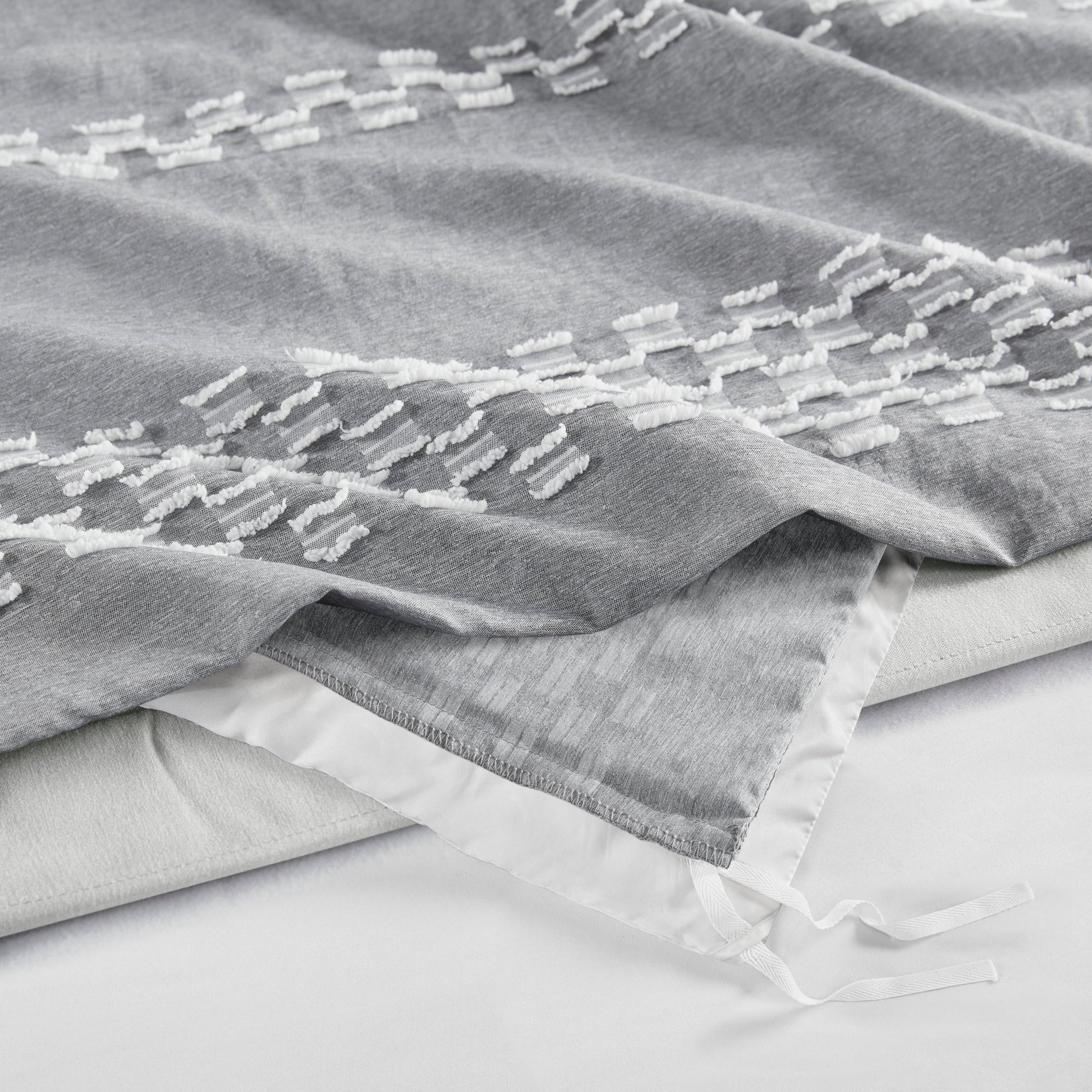 3 Piece Clipped Jacquard Duvet Cover Set King Gray Polyester