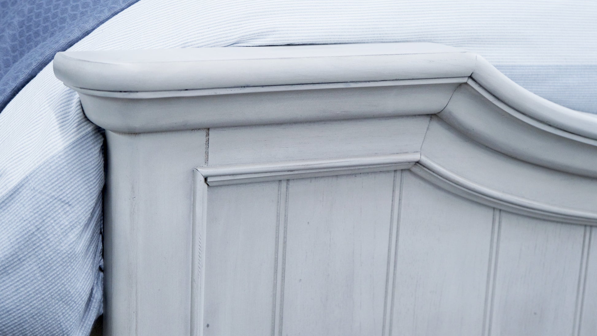 Mariano Gray Queen Panel Bed Queen Gray Solid Wood