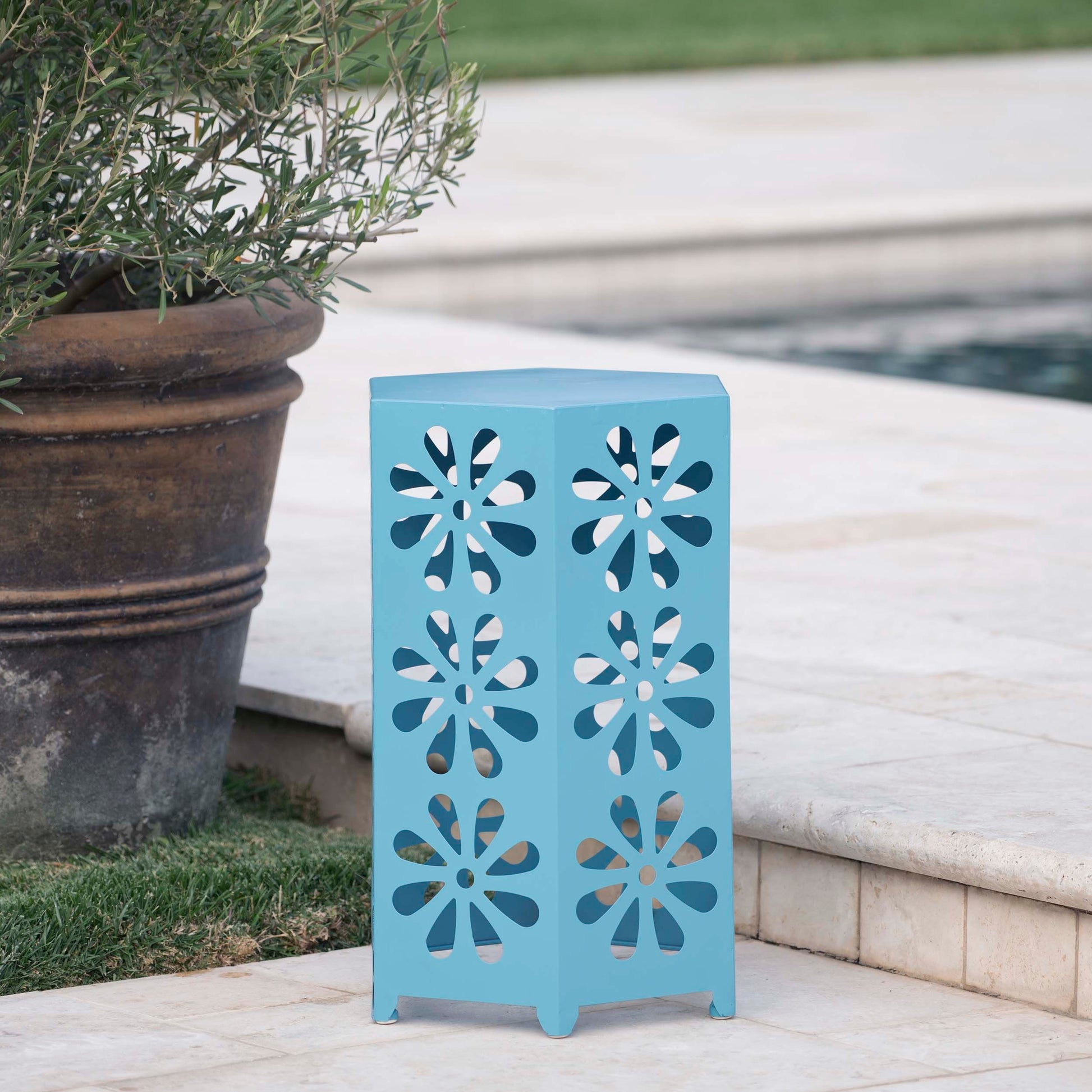 Dandelion 14" Side Table Blue Iron