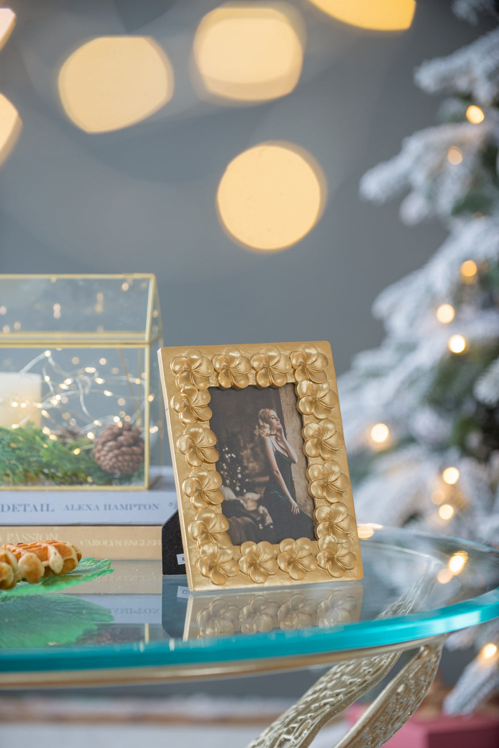 6.5X8.5" Vintage Gold Photo Frame With Flower Design Gold Art Deco,Luxury,Retro,Vintage Polyresin