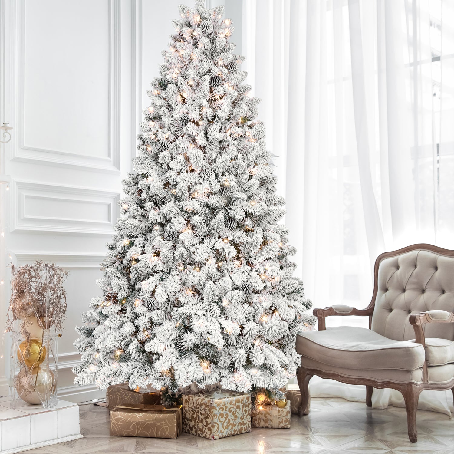 9Ft Snow Flocked Artificial Christmas Tree With Pine Cones, Prelit Xmas Trees, Hinged Easy Assembly & Reinforced Metal Base Ideal For Indoor & Outdoor Festive Decorations White Polyethylene