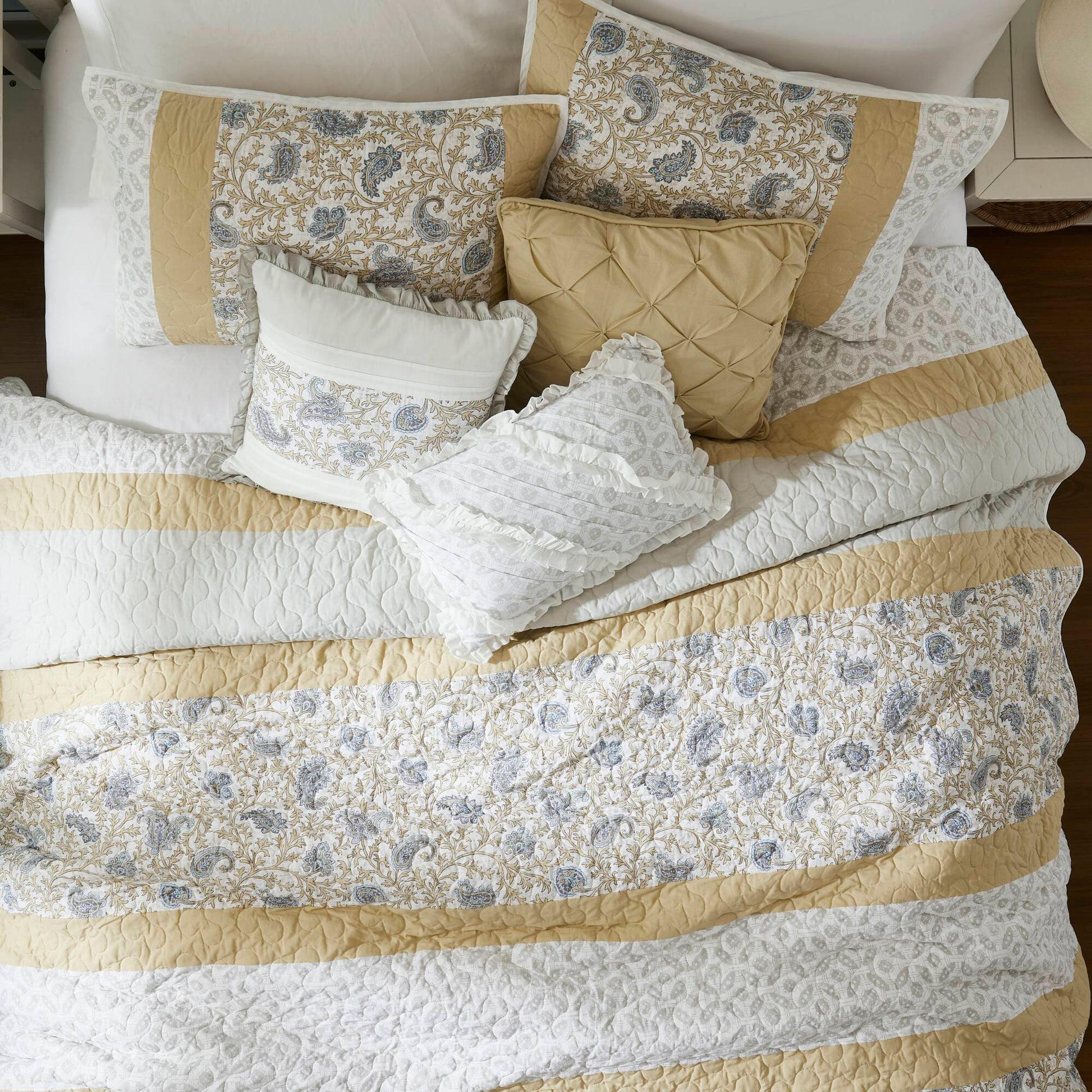 6 Piece Cotton Percale Quilt Set With Throw Pillows Yellow King Cal King King Yellow Polyester