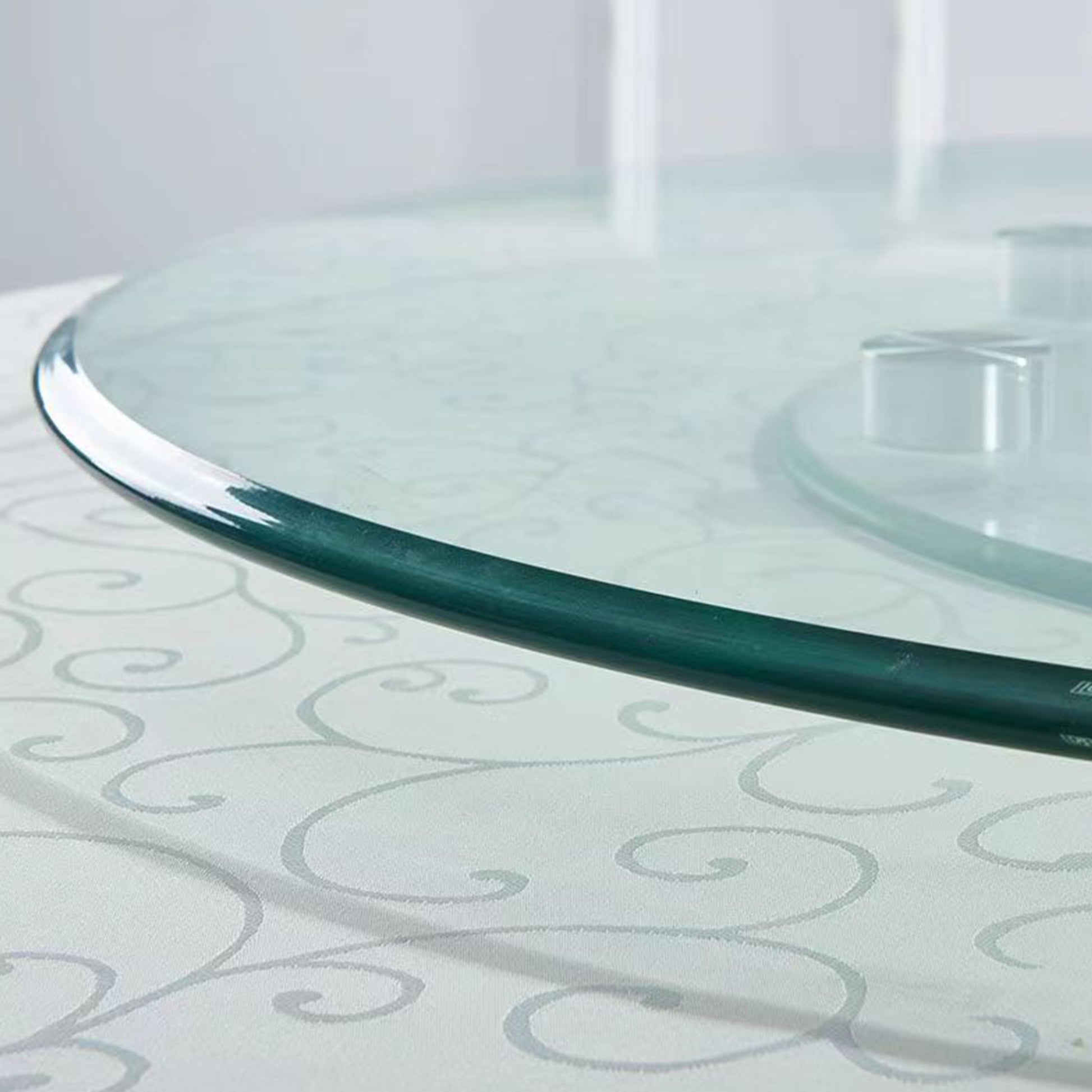 Double Layer Rotatable Round Glass.The Rotatable Design Makes It More Convenient To Retrieve And Place Items.The Upper Glass Has A Diameter Of 30.3 Inches, While The Lower Glass15 Inches. Transparent Glass