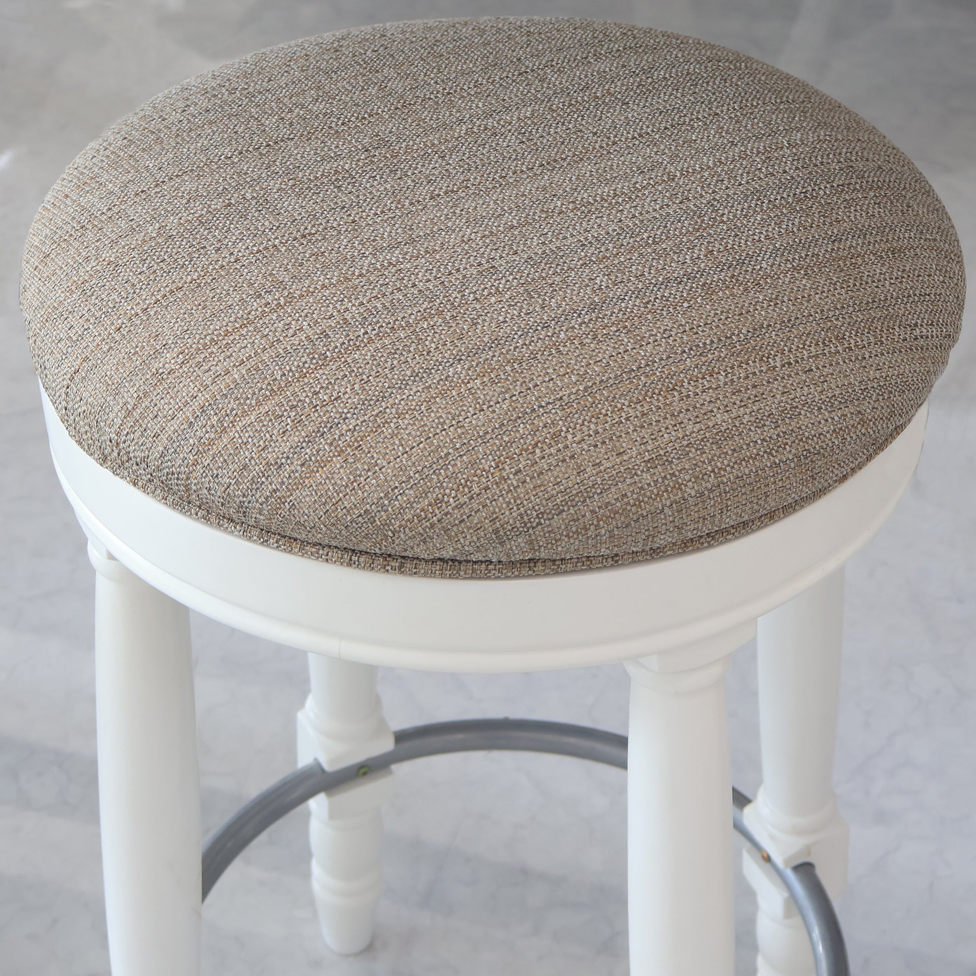 Bar Stools Set Of 2 White Color, 360 Degree Swivel, Accent Wooden Swivel Seat Counter Height Bar Stool, Grey Cushion Seat, Barstool Perfect For Dining And Living Room Height 26" Cushion Solid White