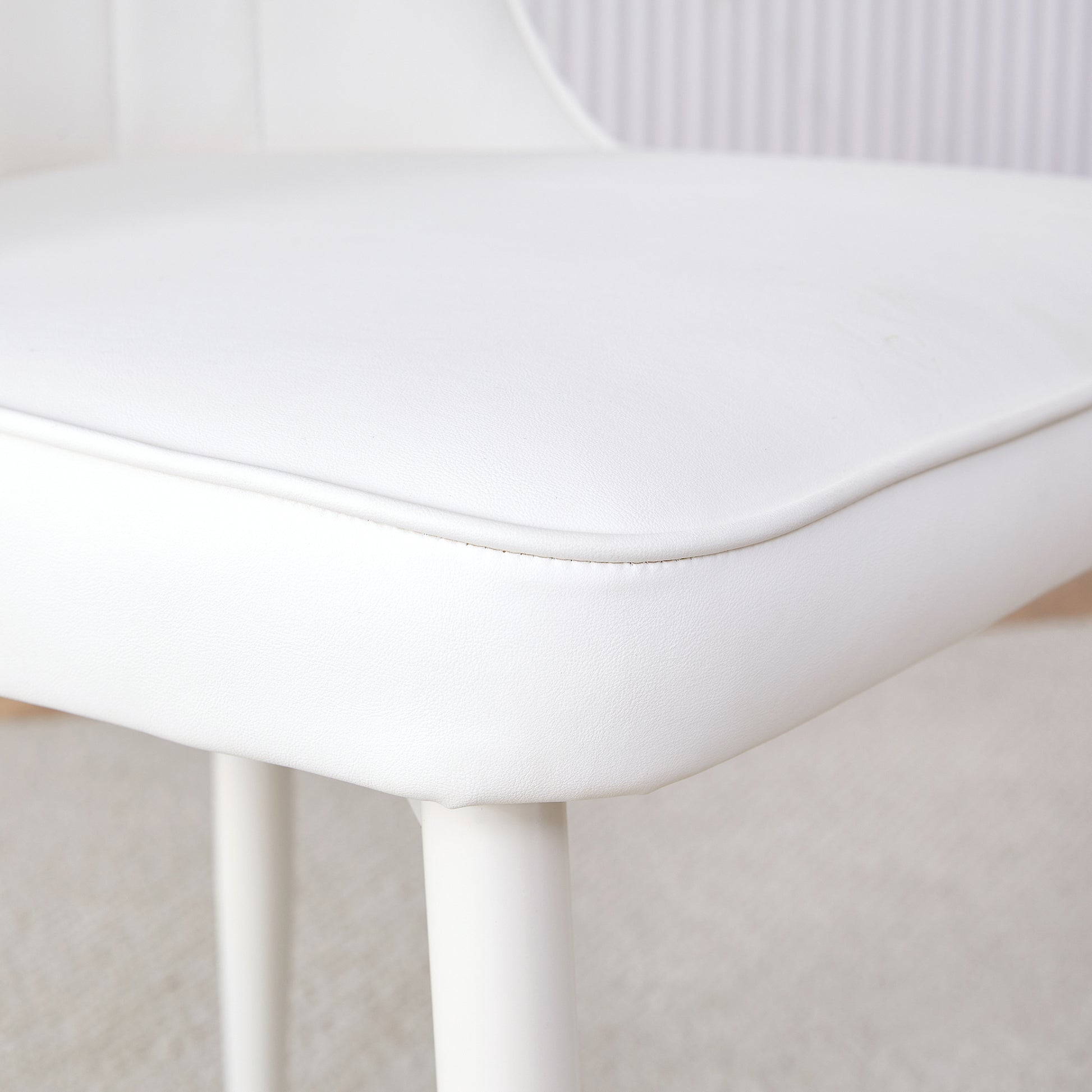 Table And Chair Set, Mdf Desktop, White Metal Table Legs, Stable And Beautiful, Suitable For Most Styles Of Home. Modern Simple Dining Table, Comfortable Seating. White Seats 4 Mdf