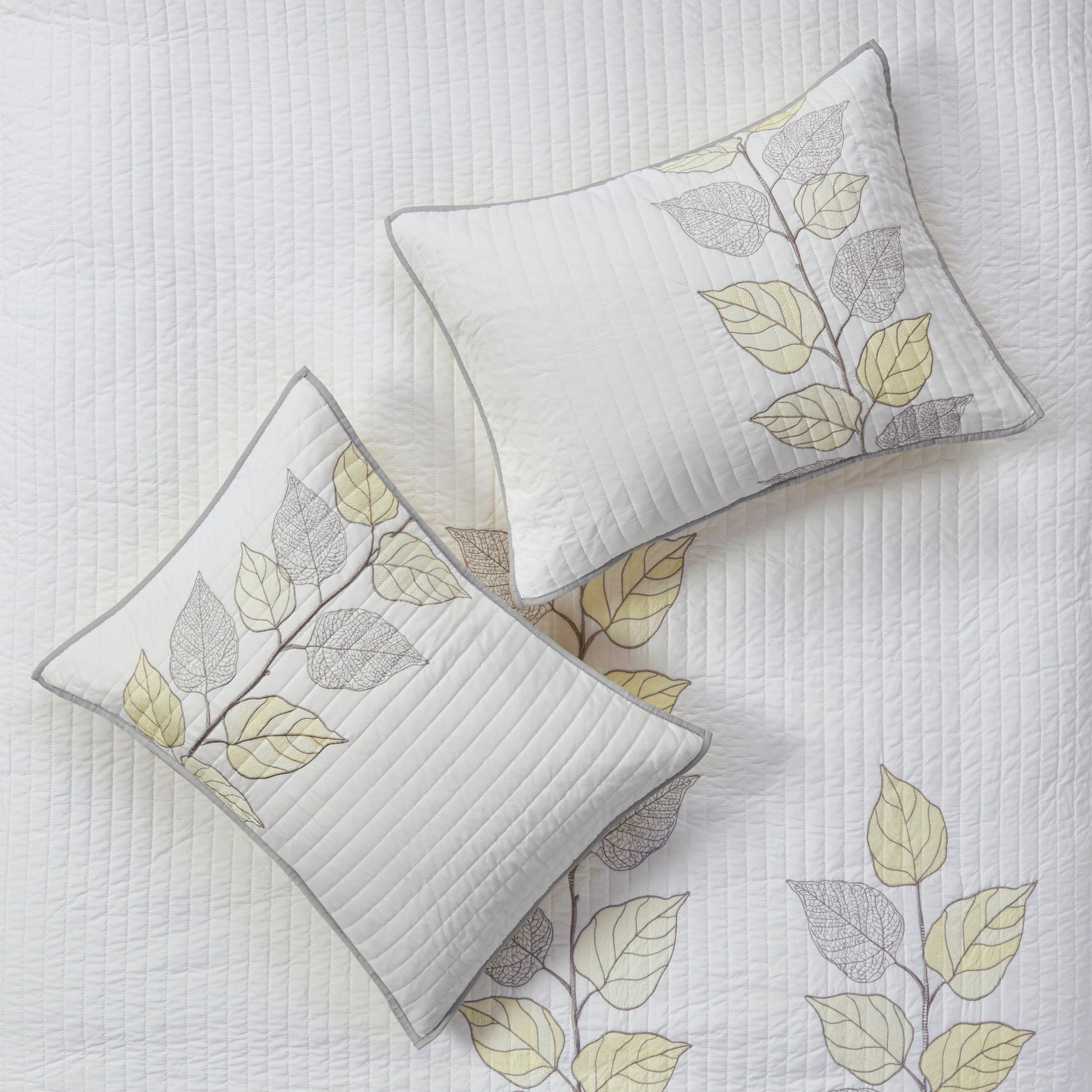 6 Piece Embroidered Quilt Set With Throw Pillows Yellow Full Queen Full Yellow White Cotton