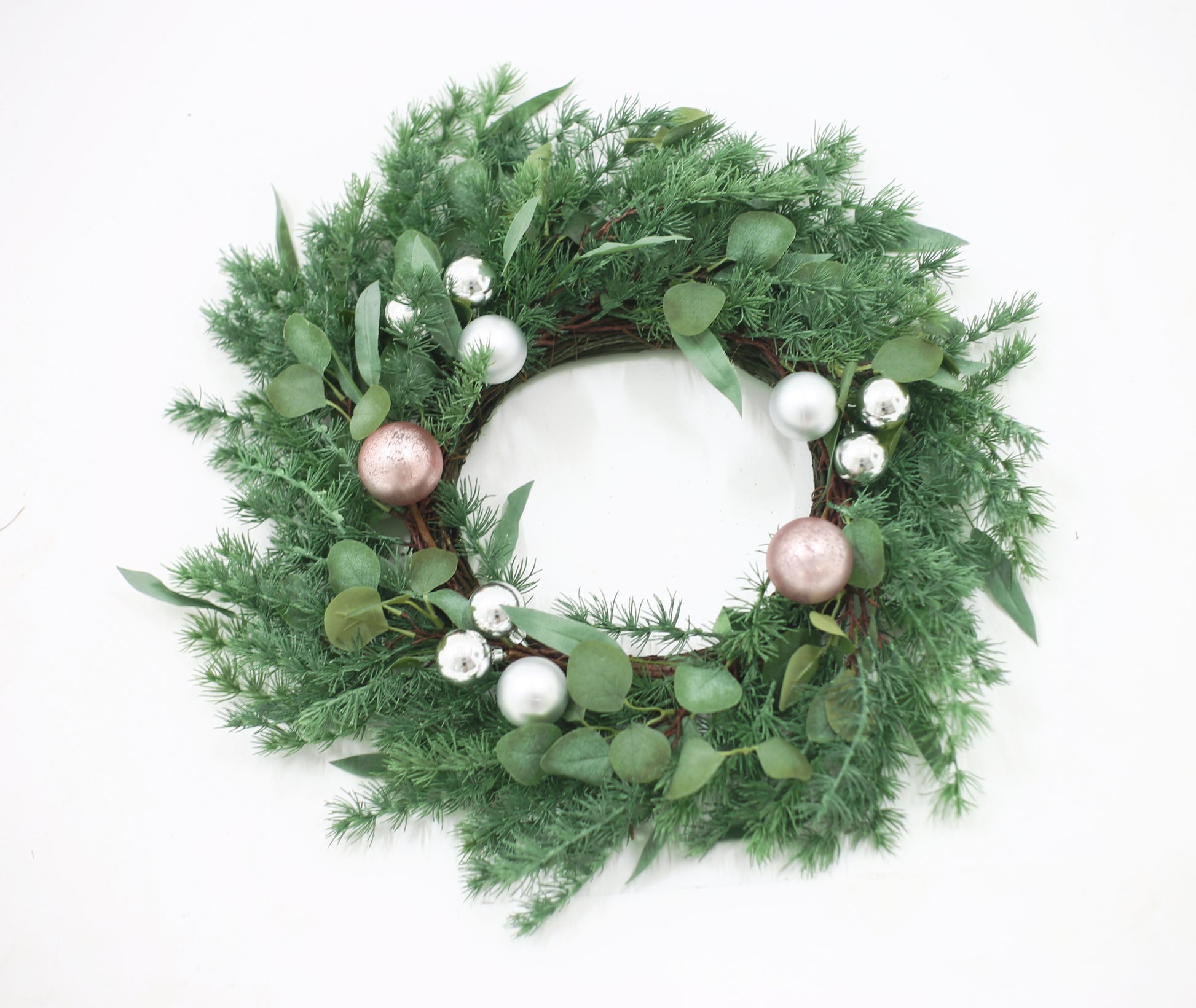 26" Pineneedle Wreath With Ball Green Polyester