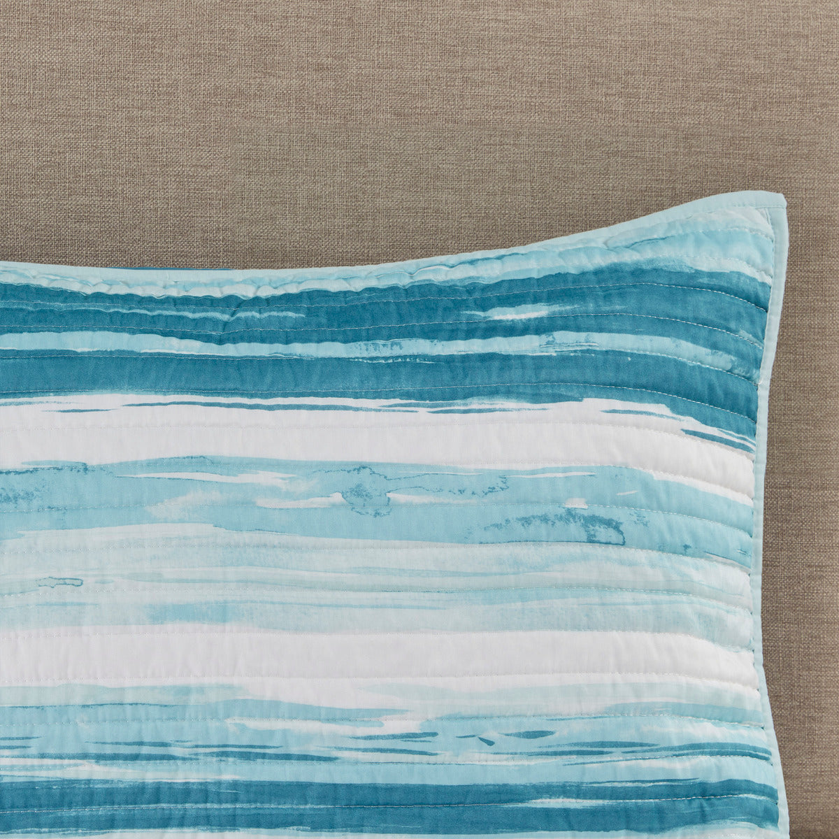 6 Piece Printed Quilt Set With Throw Pillows Aqua King Cal King King Aqua Cotton