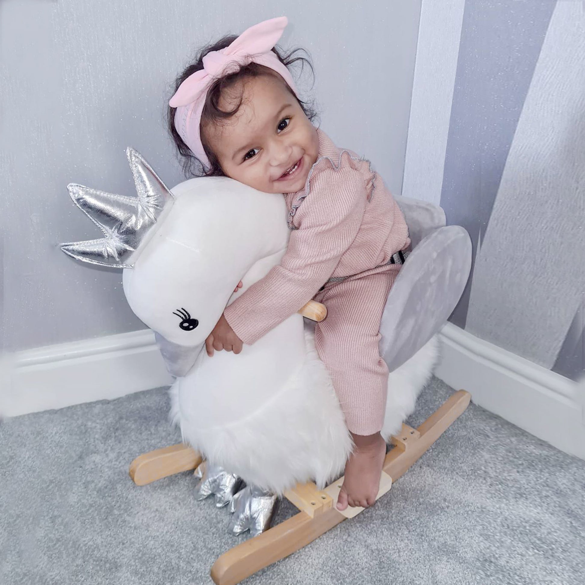 Qaba Rocking Horse, Kids Ride On Horse Swan Rocker With Sound, Plush Seat, Wooden Base, Safety Belt, For Toddlers 18 36 Months, White White Plush