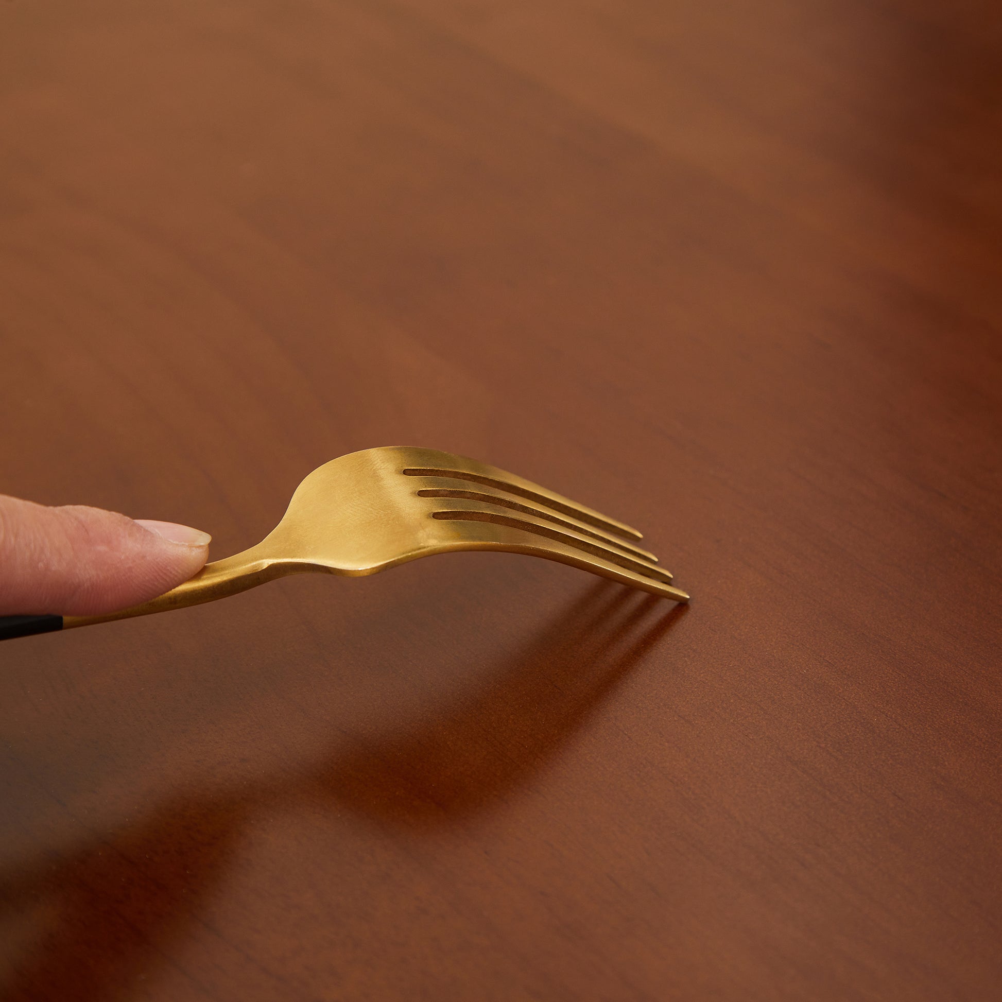 Mid Century Wooden Coffee Table With Pe Cane Stand, 31.5 Inch Round Solid Wood Bohemian Style Coffee Table, Unique Central Cocktail Table For Living Rooms, Apartments And Offices Walnut Rubber Wood
