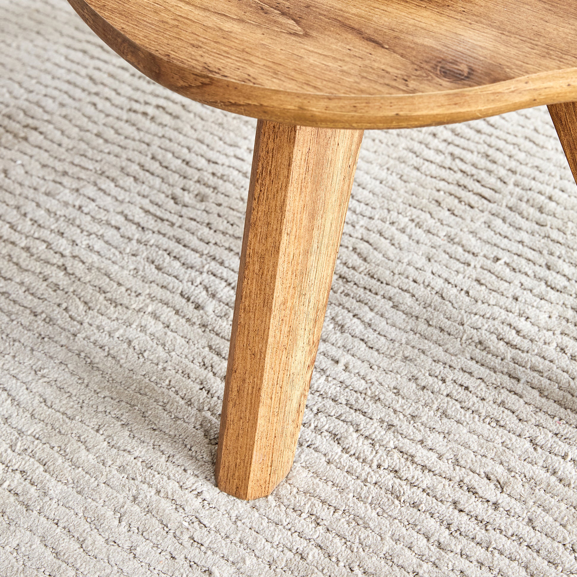 Modern Minimalist Wood Color Table Top Coffee Table. Log Style Coffee Table.Cloud Shape Gives You A Experience, Computer Desk. The Game Table. Suitable For Dining And Living Rooms. Wood Mdf