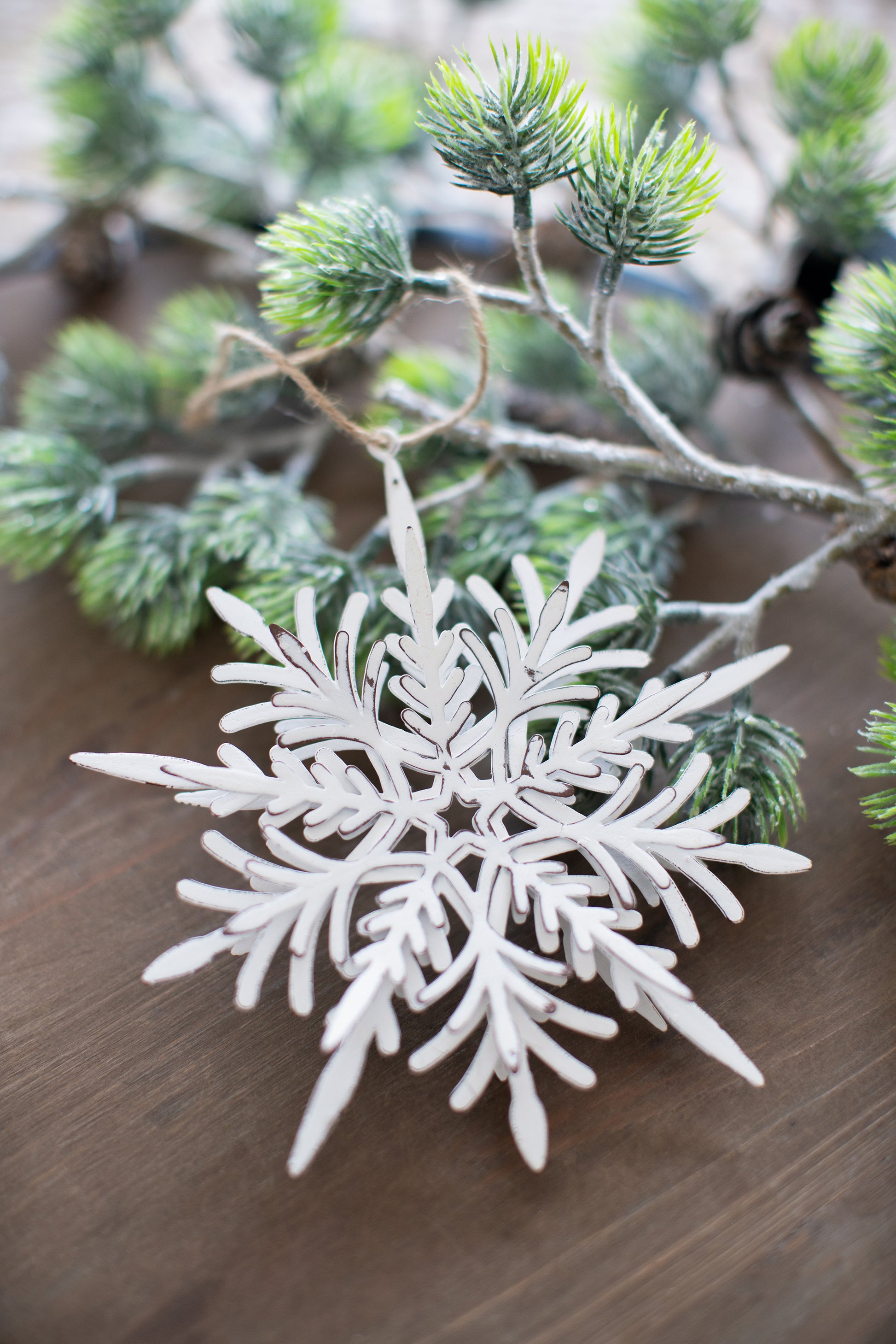Set Of 6 Iron Snowflake Hanger, Decorative Hanging Ball Christmas Tree Ornaments For Holiday Party Decorations White Iron