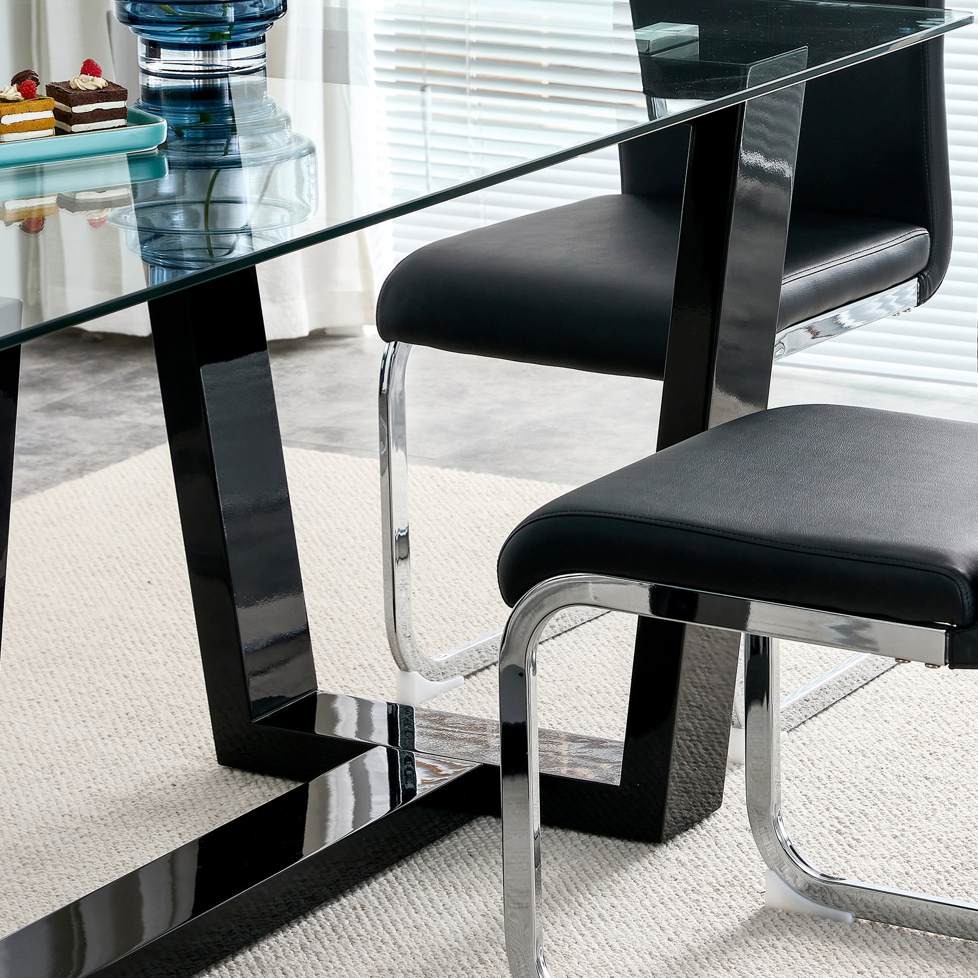 Seating 6 8 People, This Modern, Minimalist Rectangular Dining Table Features A Tempered Glass Top And A Sleek Black Mdf Stand. Suitable For Kitchen, Dining Room, Living Room, Meeting Room Transparent Mdf Glass