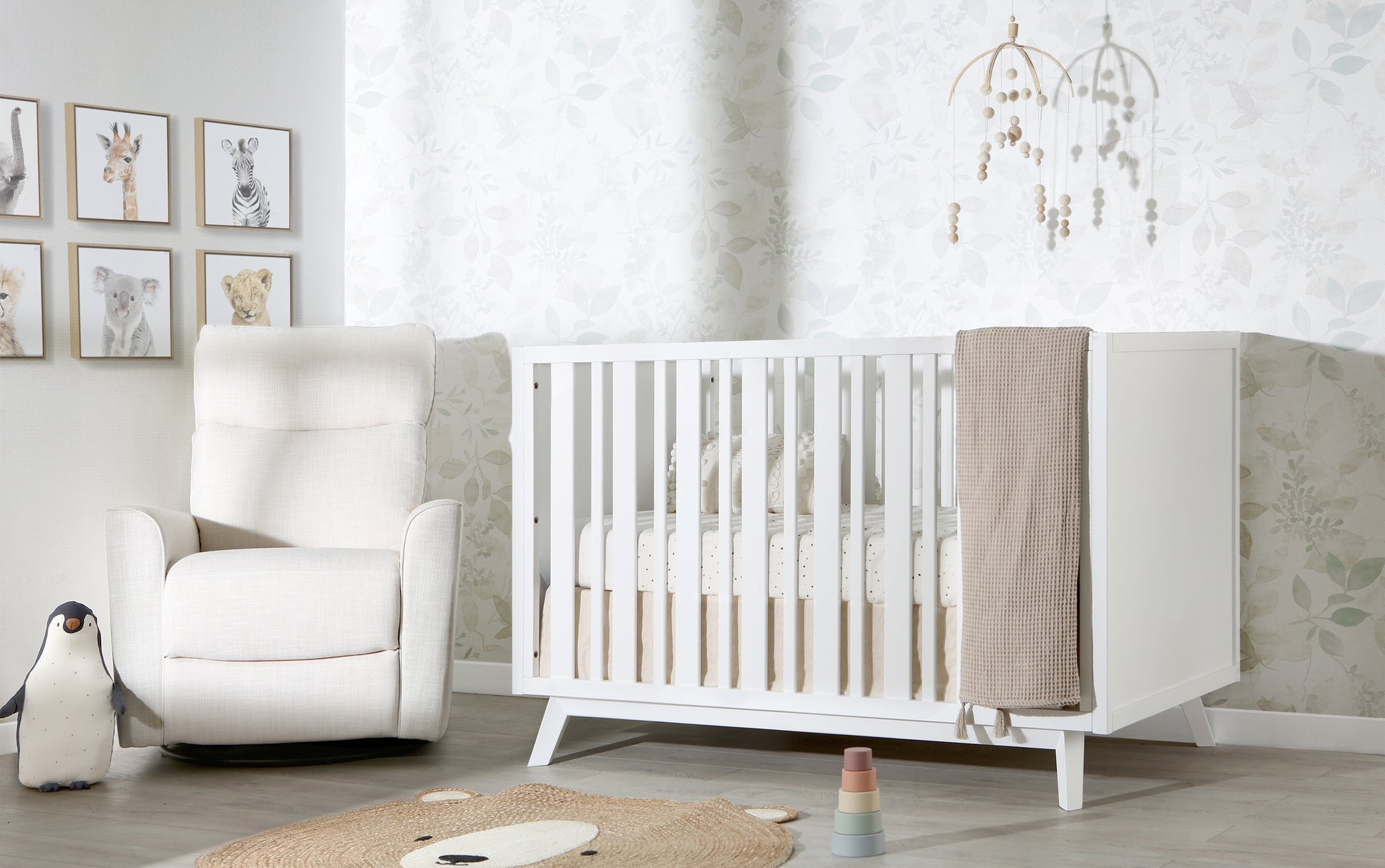 Prague Convertible Crib In White White Wood