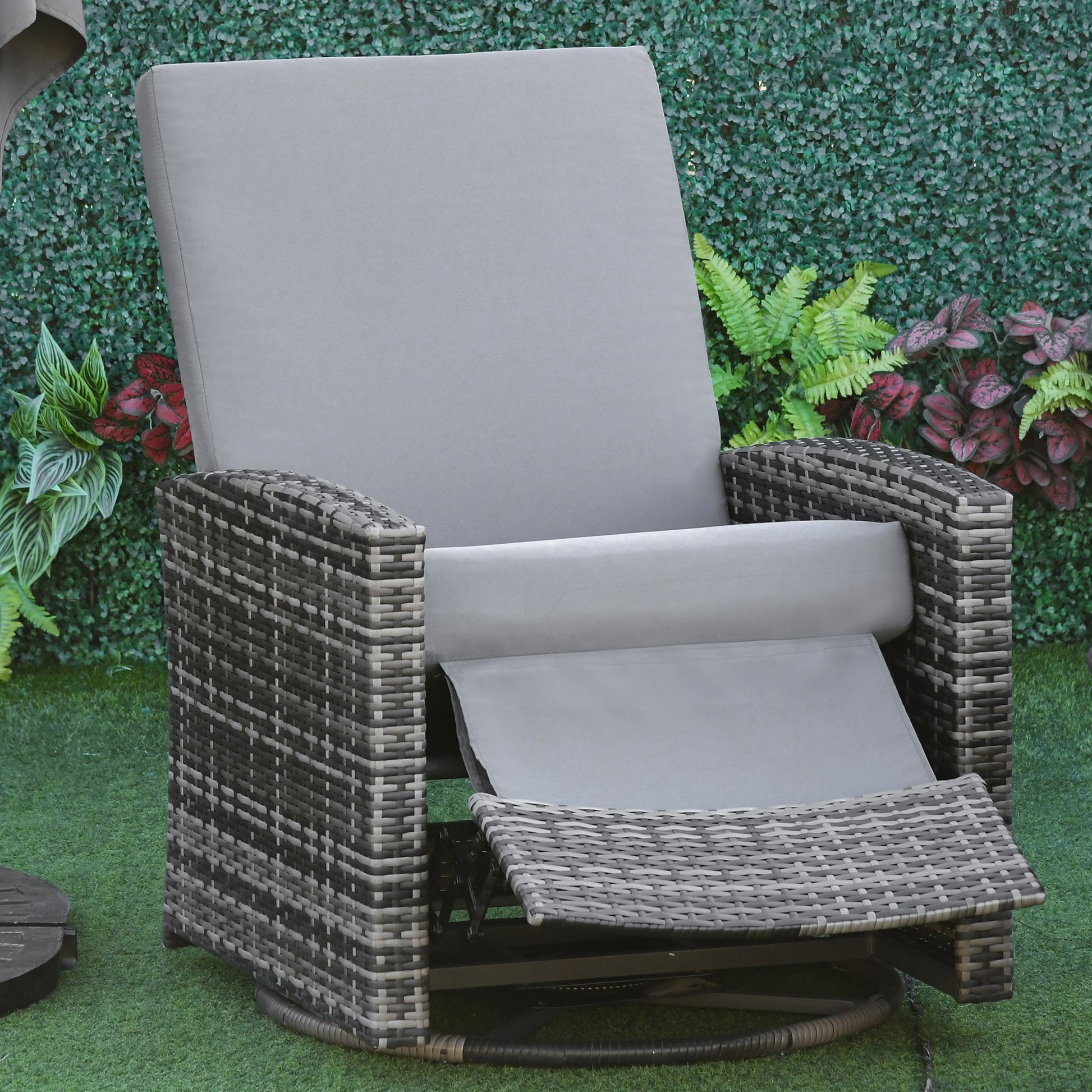 Outsunny Outdoor Wicker Swivel Recliner Chair, Reclining Backrest, Lif