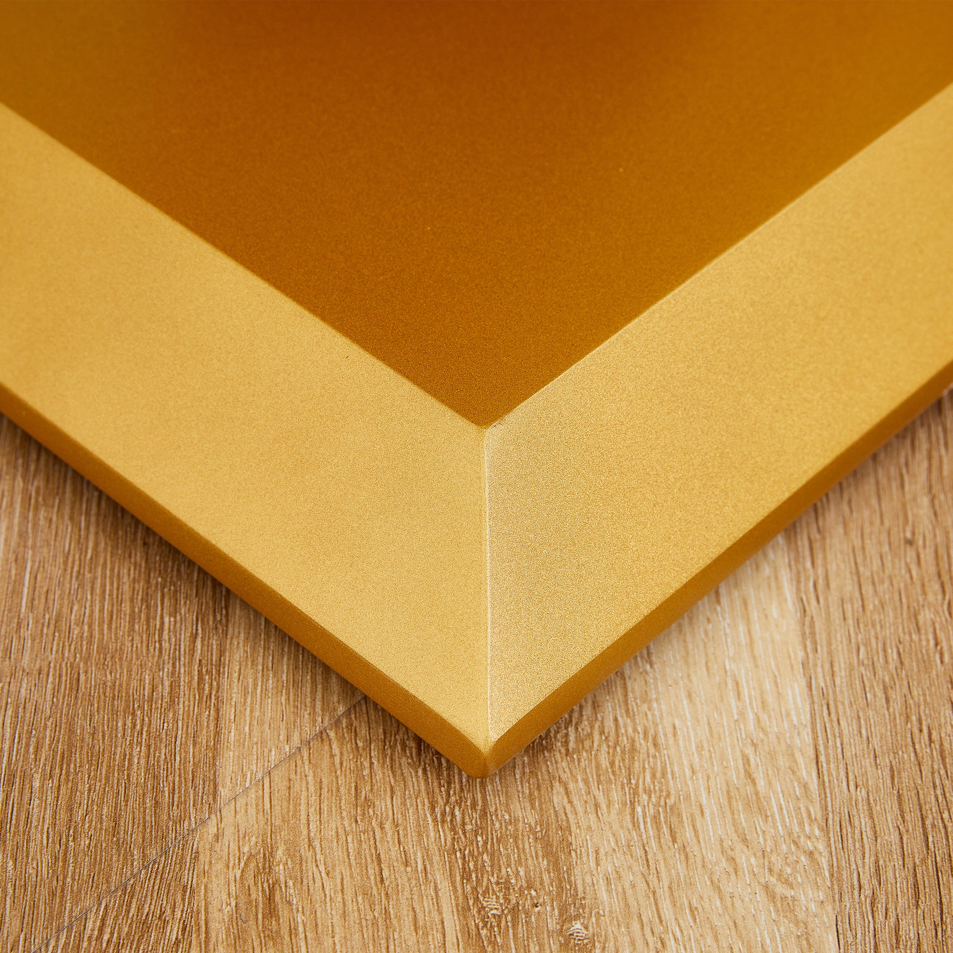 Modern And Simple Rectangular Glass Dining Table In White With A Pattern, 0.39 "White Top And Gold Legs, Suitable For Entrance And Living Room. White Glass