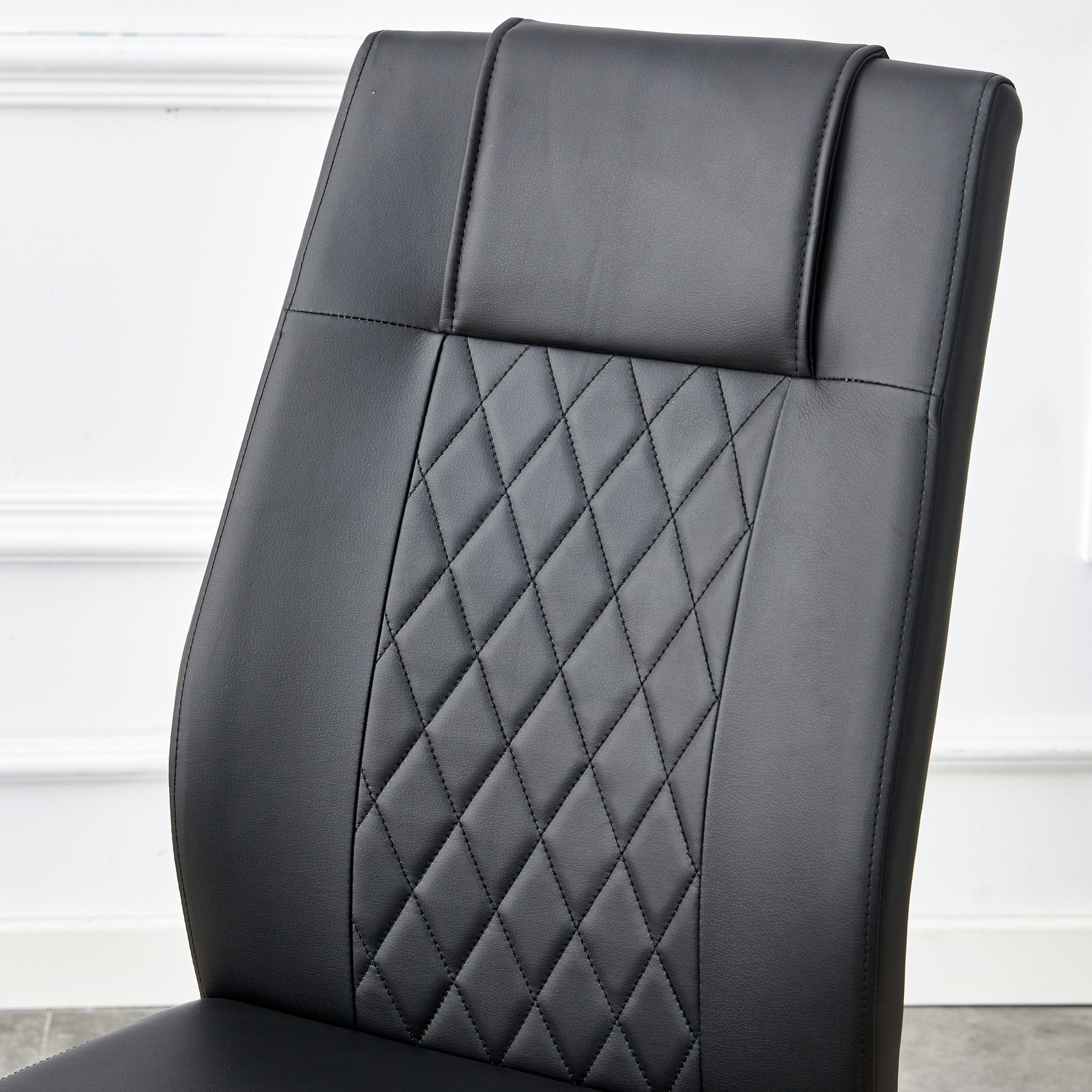 Table And Chair Set.Modern Rectangular Dining Table With Transparent Tempered Glass Tabletop And Gold Plated Metal Legs.Paried With 8 Comfortable Chairs With Pu Seats And Golden Metal Legs. Black Gold,Transparent Seats 8 Glass Metal