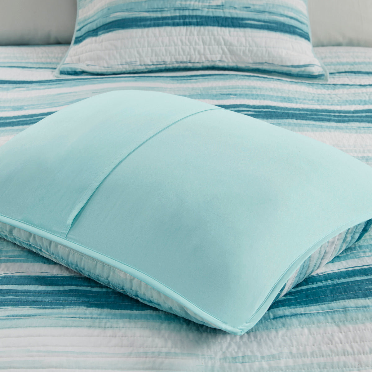 6 Piece Printed Quilt Set With Throw Pillows Aqua King Cal King King Aqua Cotton