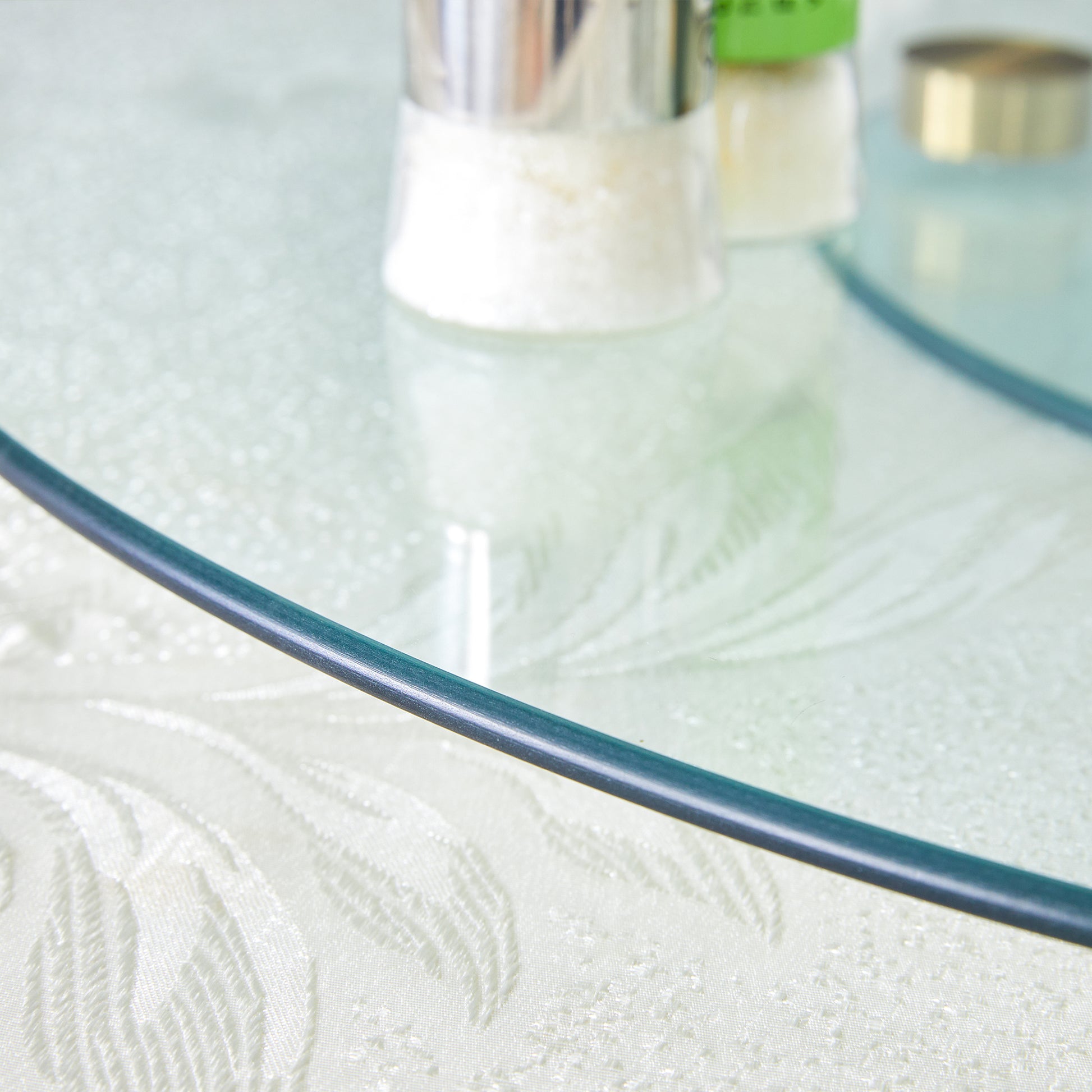 Double Layer Rotatable Round Glass.Golden Aluminum Plate,The Rotatable Design Makes It Convenient To Retrieve And Place Items.The Upper Glass Has A Diameter Of 20 Inches,The Lower Glass15 Inches.