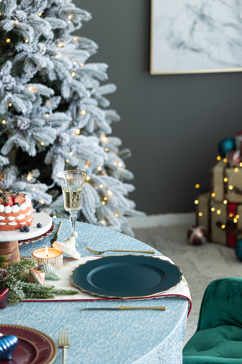 8 Pack Plastic Charger Plate, D13" Blue Polypropylene