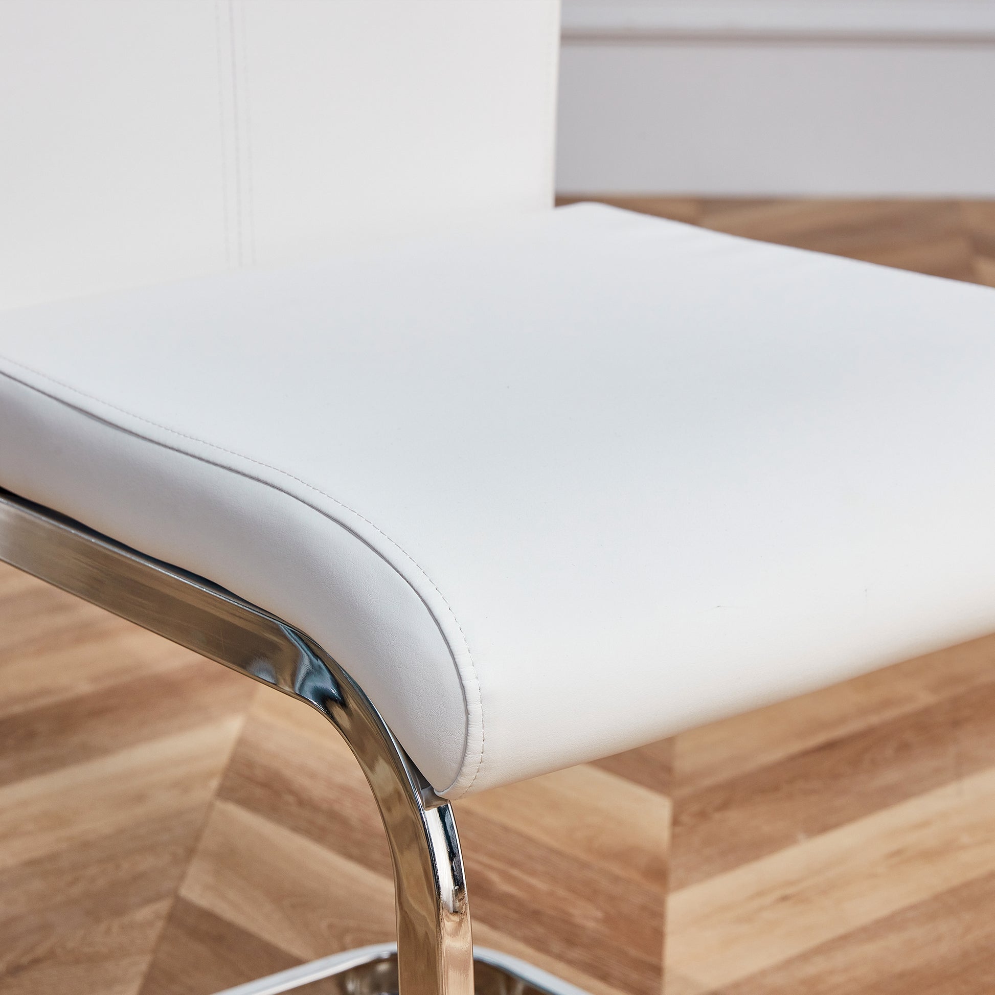 Table And Chair Set.A Rustic Industrial Rectangular Mdf Black Dining Table With Mdf Desktop And Electroplated Silver Metal Legs.Paried With 6 Chairs With Pu Cushion And Metal Legs. White Black Seats 6 Mdf Metal