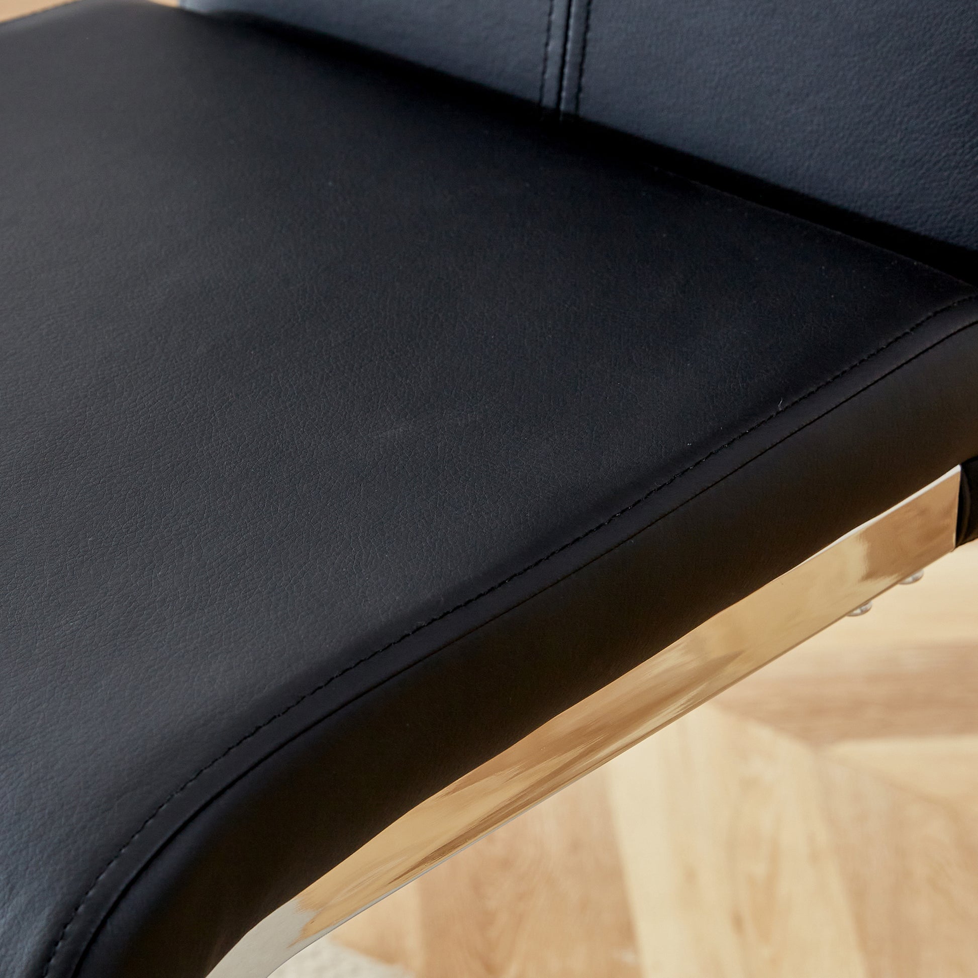 Table And Chair Set. A Rectangular Glass Dining Table With A 0.4 Inch Tempered Glass Tabletop And Mdf Board V Shaped Bracket, Paired With Chairs Consisting Of Pu Seat Cushions And Silver Metal Legs. Black Seats 4 Tempered Glass