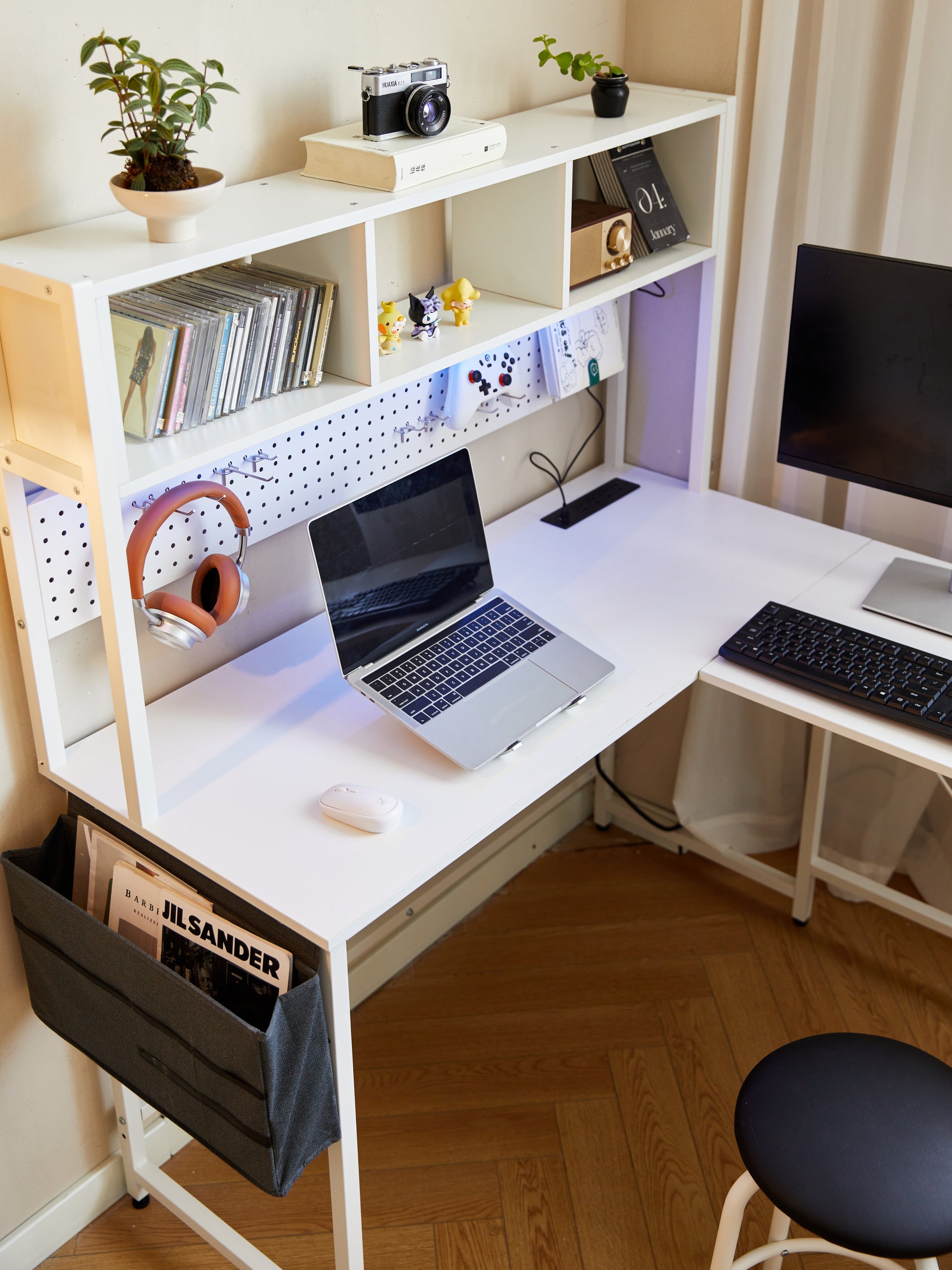 L Desk With Pennel White White Mdf Metal