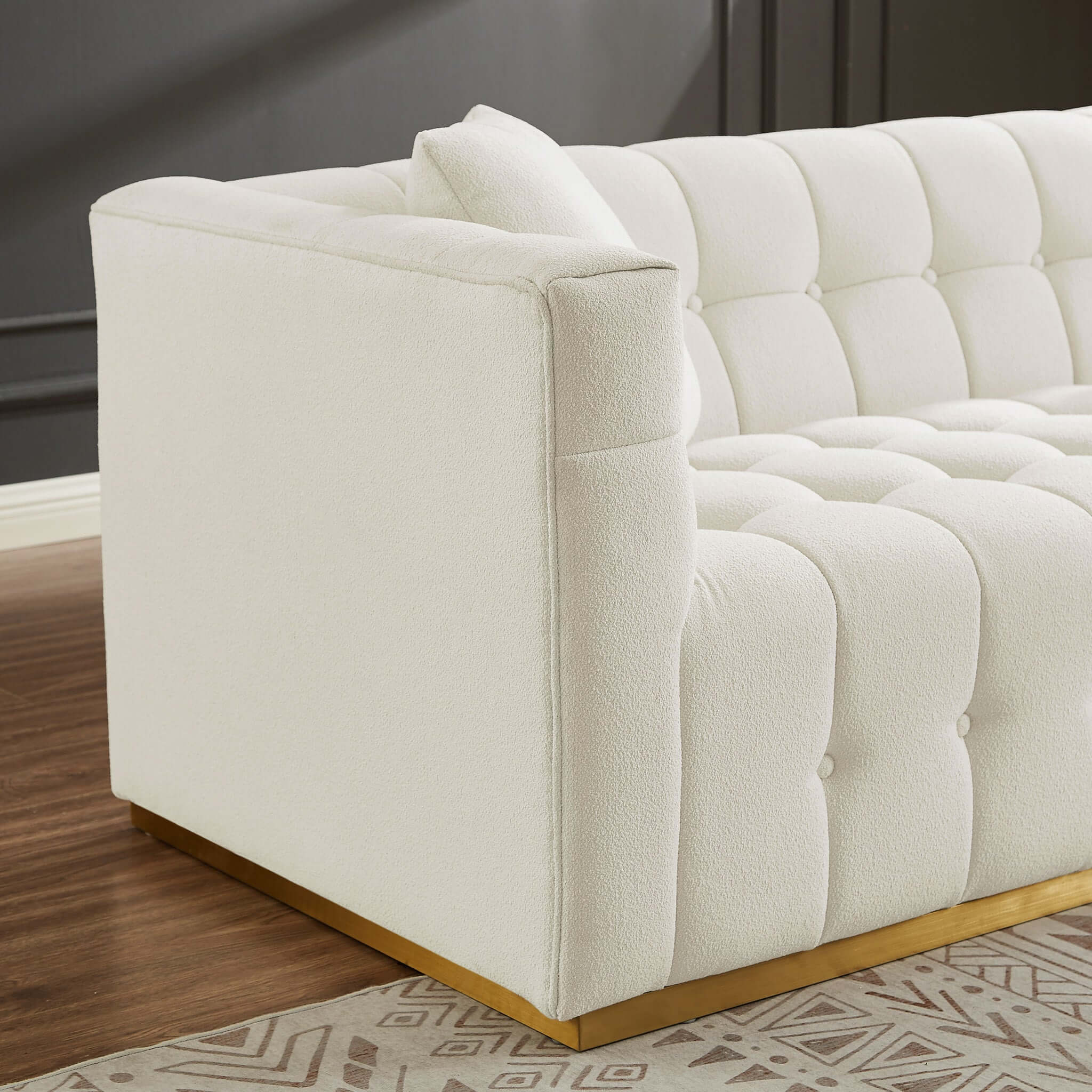 Room and Decor Eleanor Sofa - Thumbnail 4