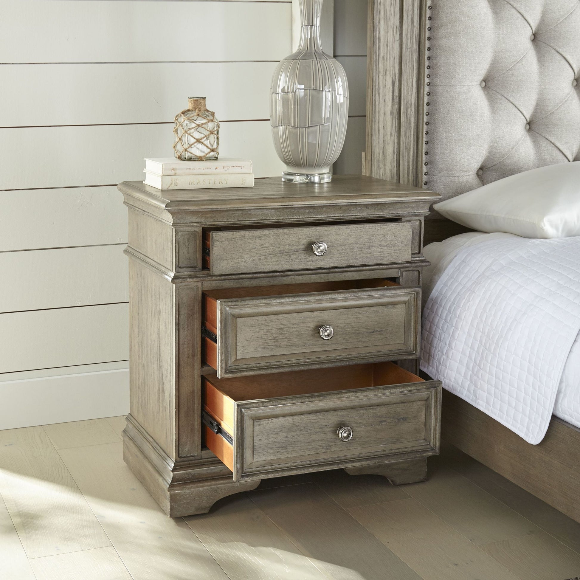 Highland Park Nightstand With Usb Waxed Driftwood Light Brown Wood