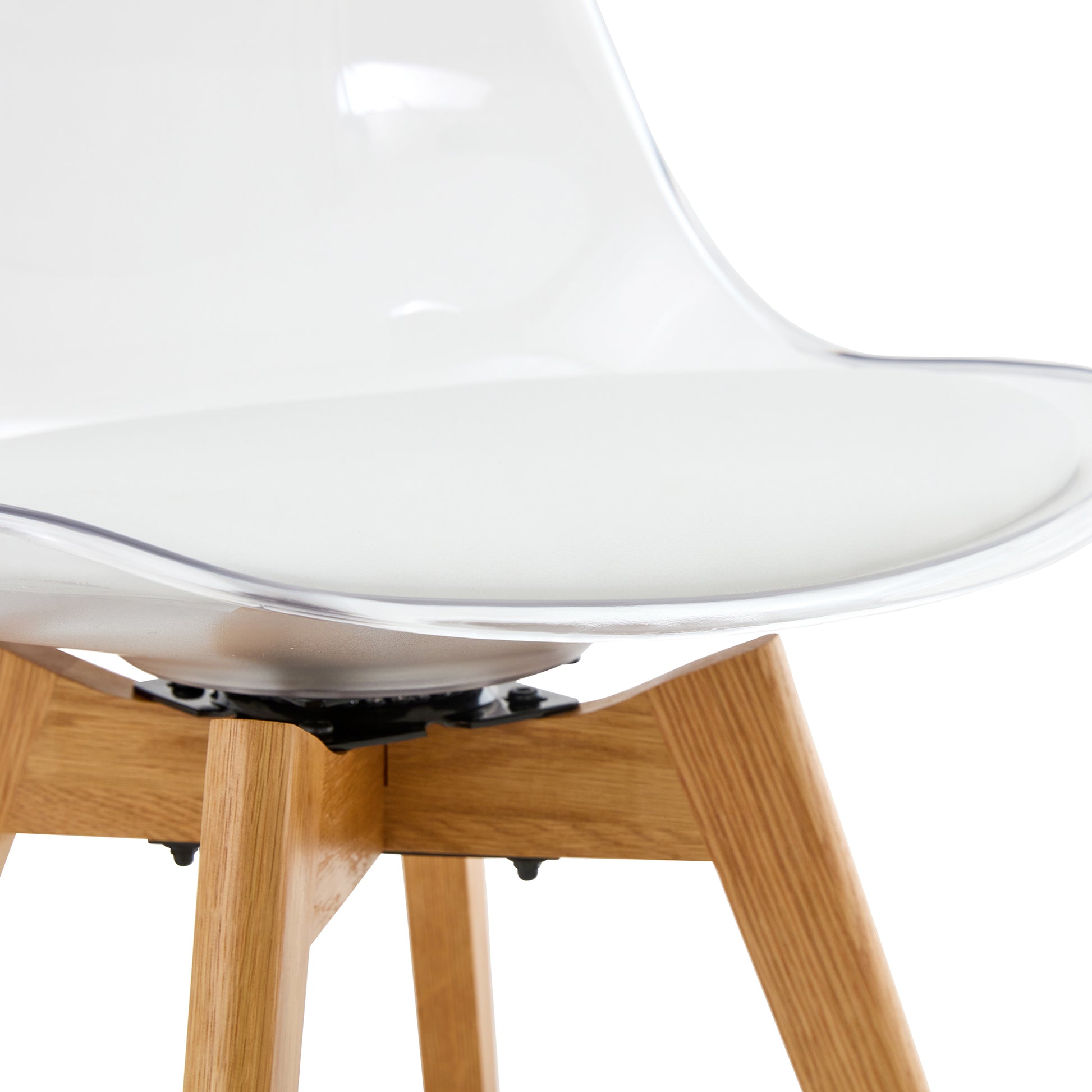 Modern Chairs Can Rotate 360 Degrees. The Backrest Is Made Of Pet Material, The Seat Cushion Is Made Of Pu Material, And The Support Legs Are Made Of Oak. Set Of 4 White Wood