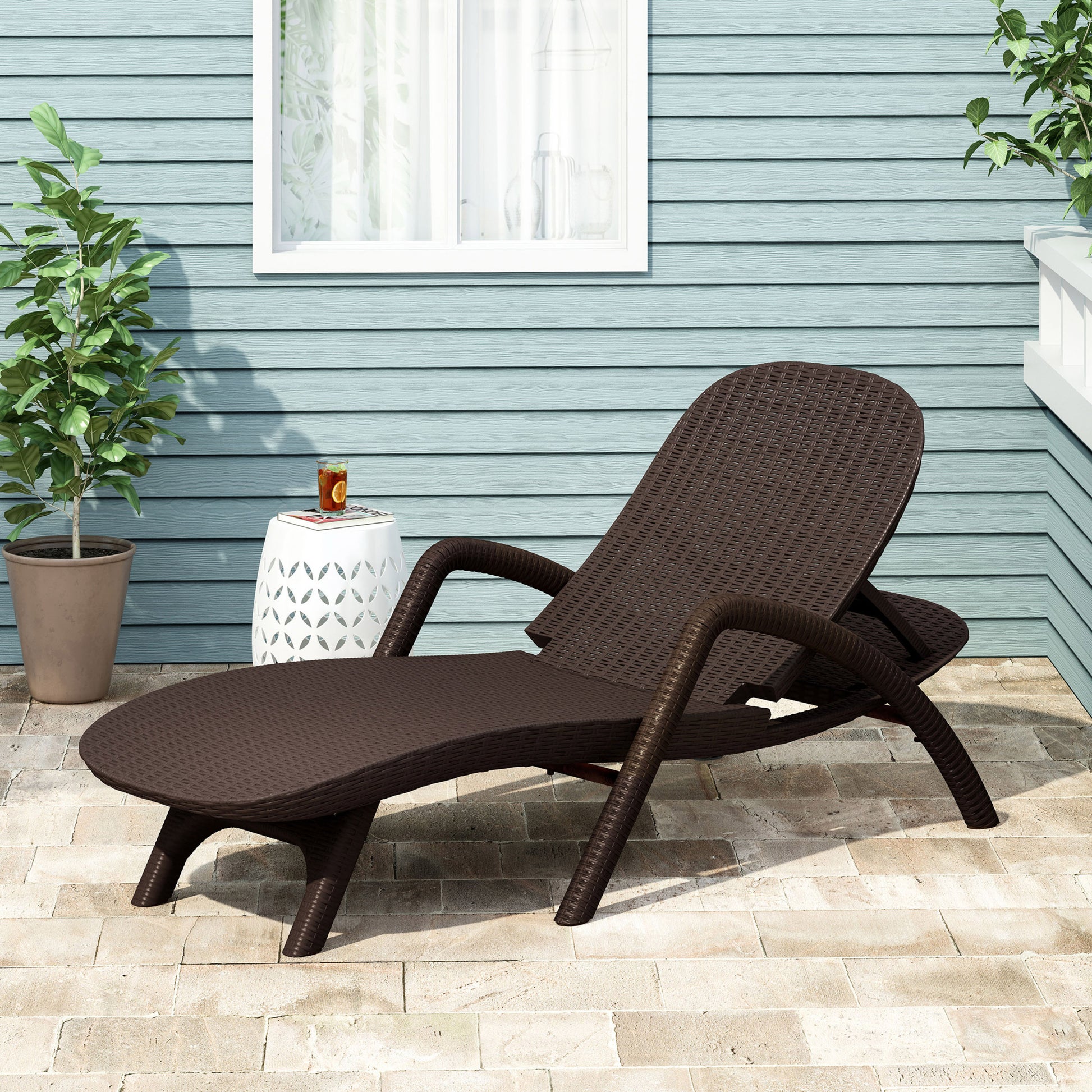 Mikael Chaise Lounge Dark Brown Polypropylene