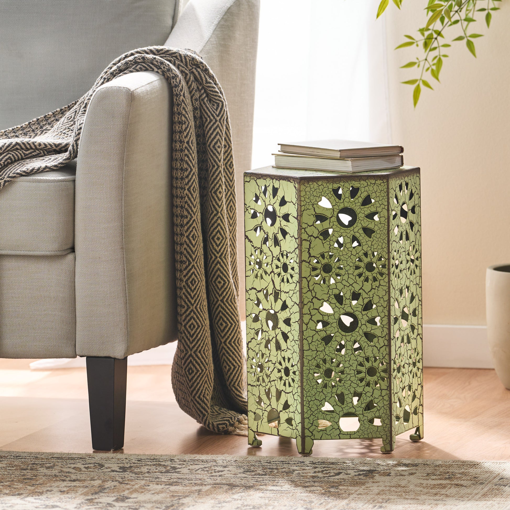 Eliana 12 "Side Table Green Iron