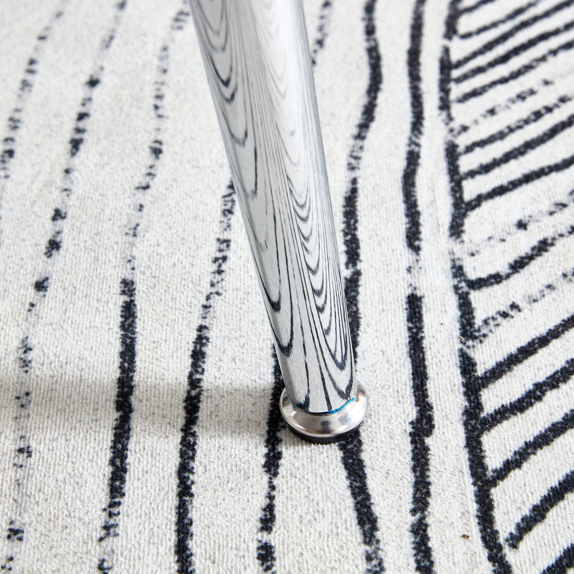 Table And Chair Set.A Modern Minimalist Round Dining Table With Transparent Tempered Glass Top And Silver Metal Legs,Paired With 6 Multiple Transparent High Quality Pet Dining Chairs With Silver Legs. Silver,Transparent Seats 6 Glass Metal