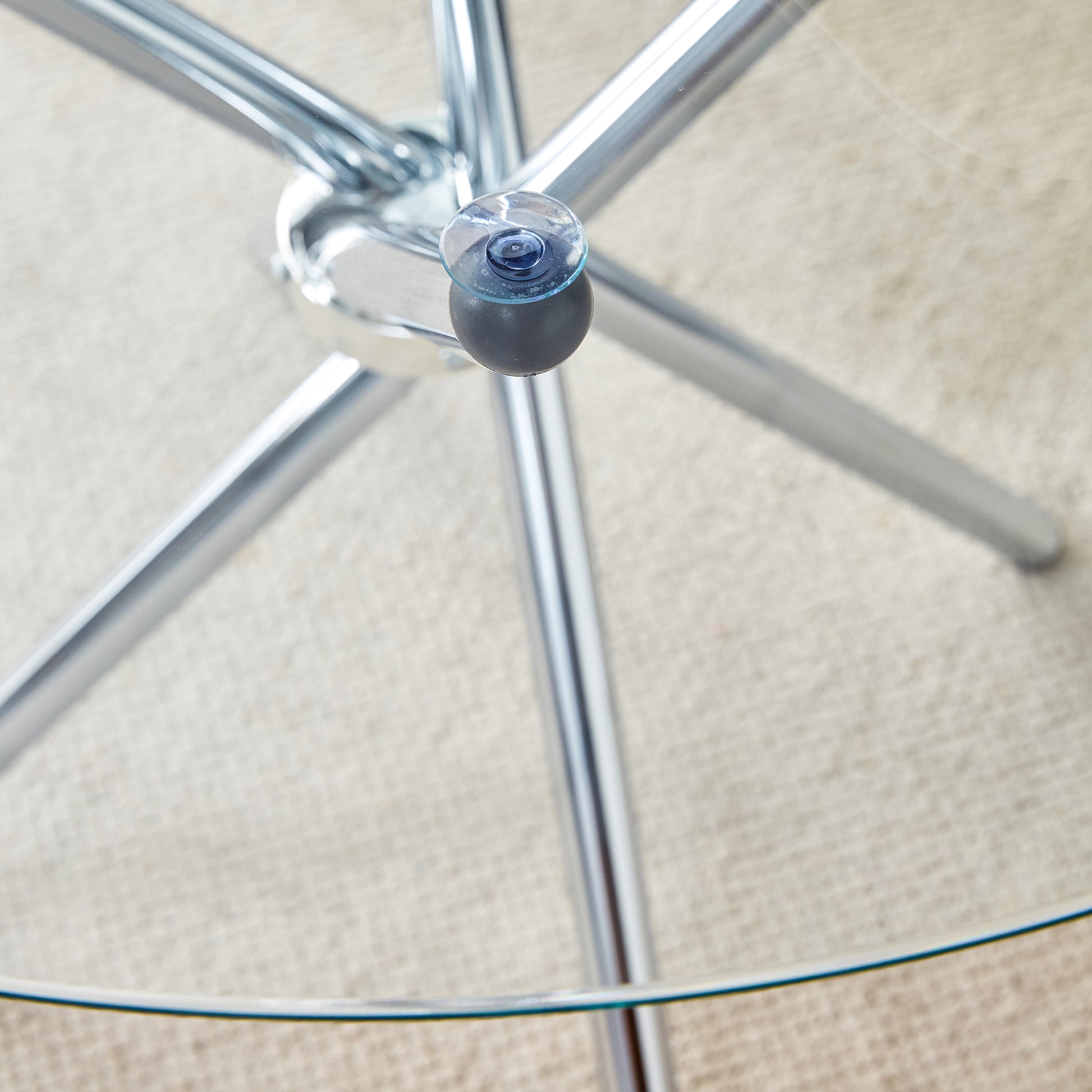 Table And Chair Set.36.6"Round Clear Glass Dining Table With A Unique Shape With Ring Shaped Gathered Silver Metal Legs.Paired With 4 White High Quality Pu Dining Chairs With Silver Metal Legs.